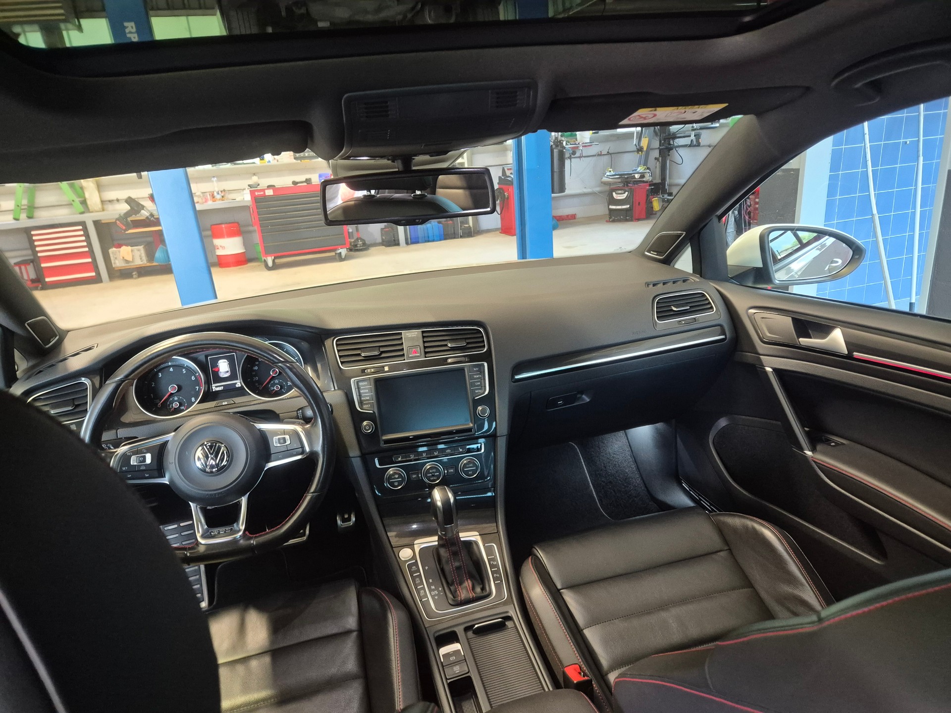VW 2.0 TSI GTI Performance DSG-image-4