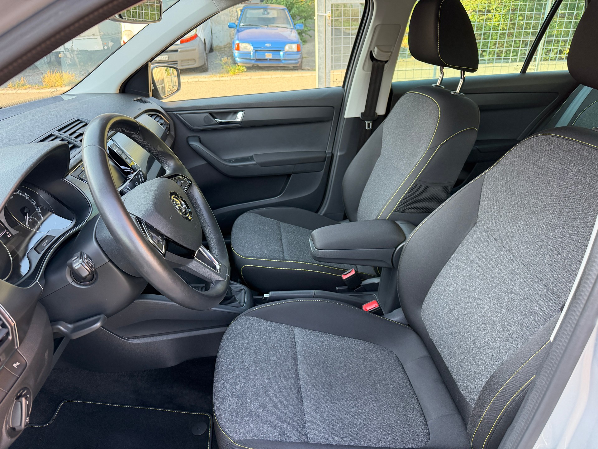 SKODA Fabia Combi 1.0 TSI Soleil-image-5