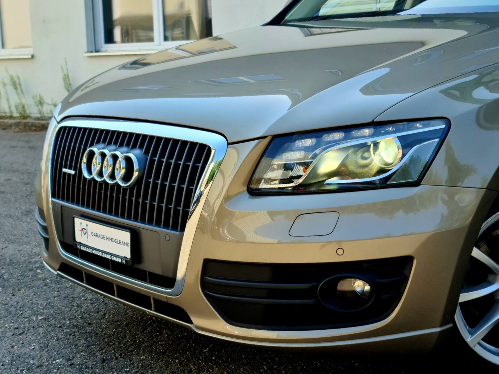 AUDI Q5 2.0 TFSI quattro S-tronic-image-1