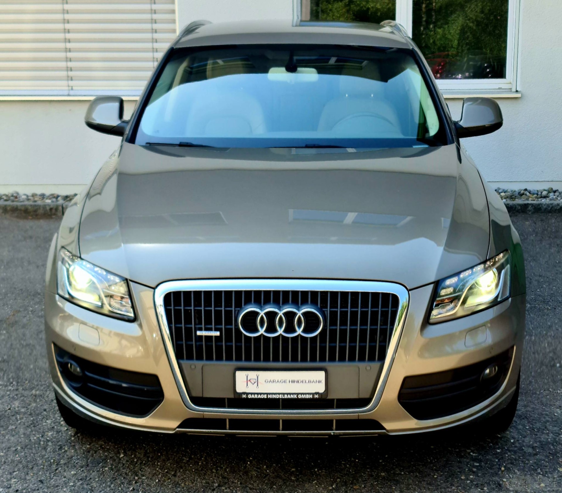 AUDI Q5 2.0 TFSI quattro S-tronic-image-2
