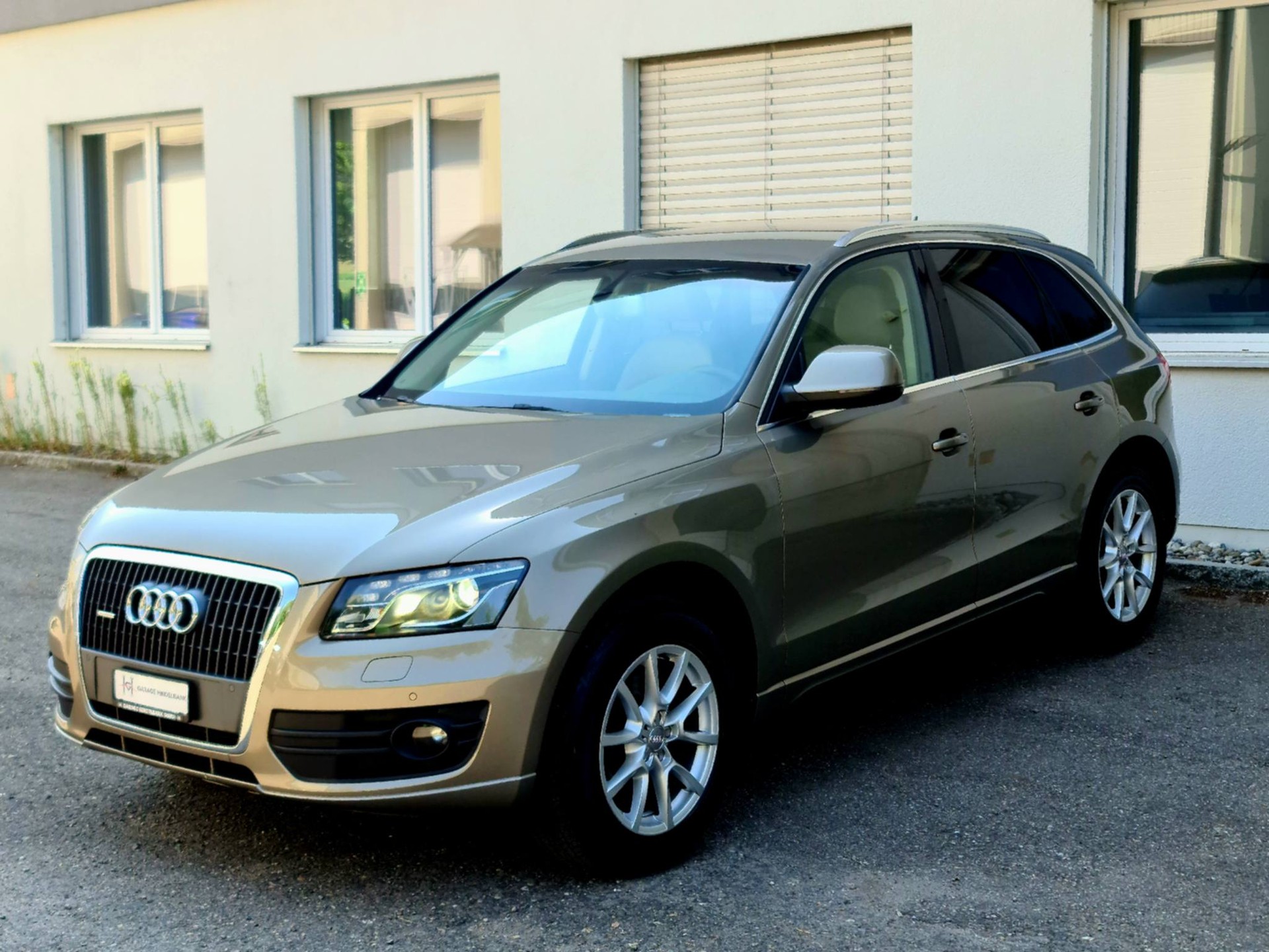 AUDI Q5 2.0 TFSI quattro S-tronic-image-6