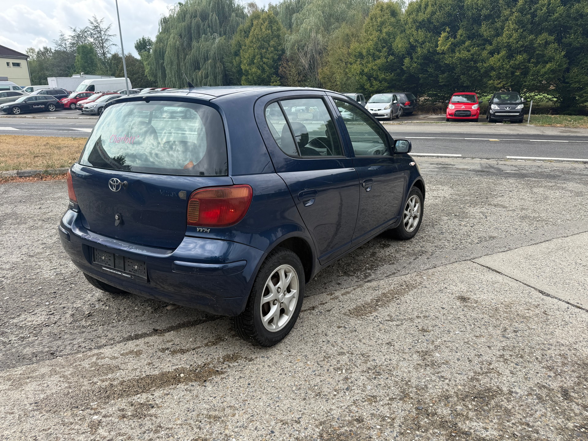 TOYOTA Yaris 1.3 Linea Sol-image-5