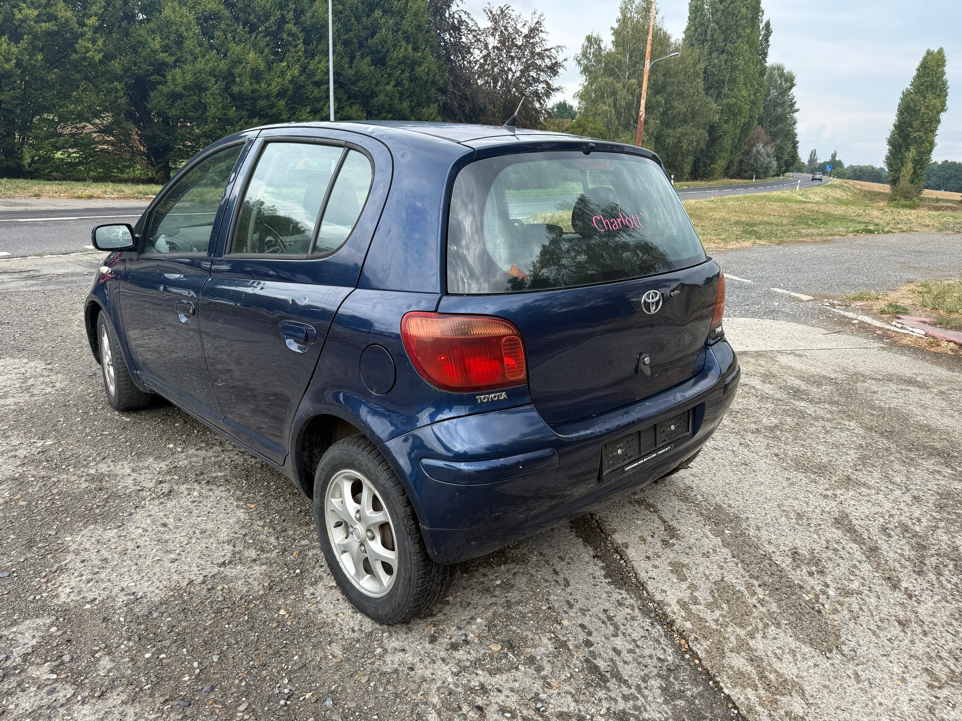 TOYOTA Yaris 1.3 Linea Sol-image-4