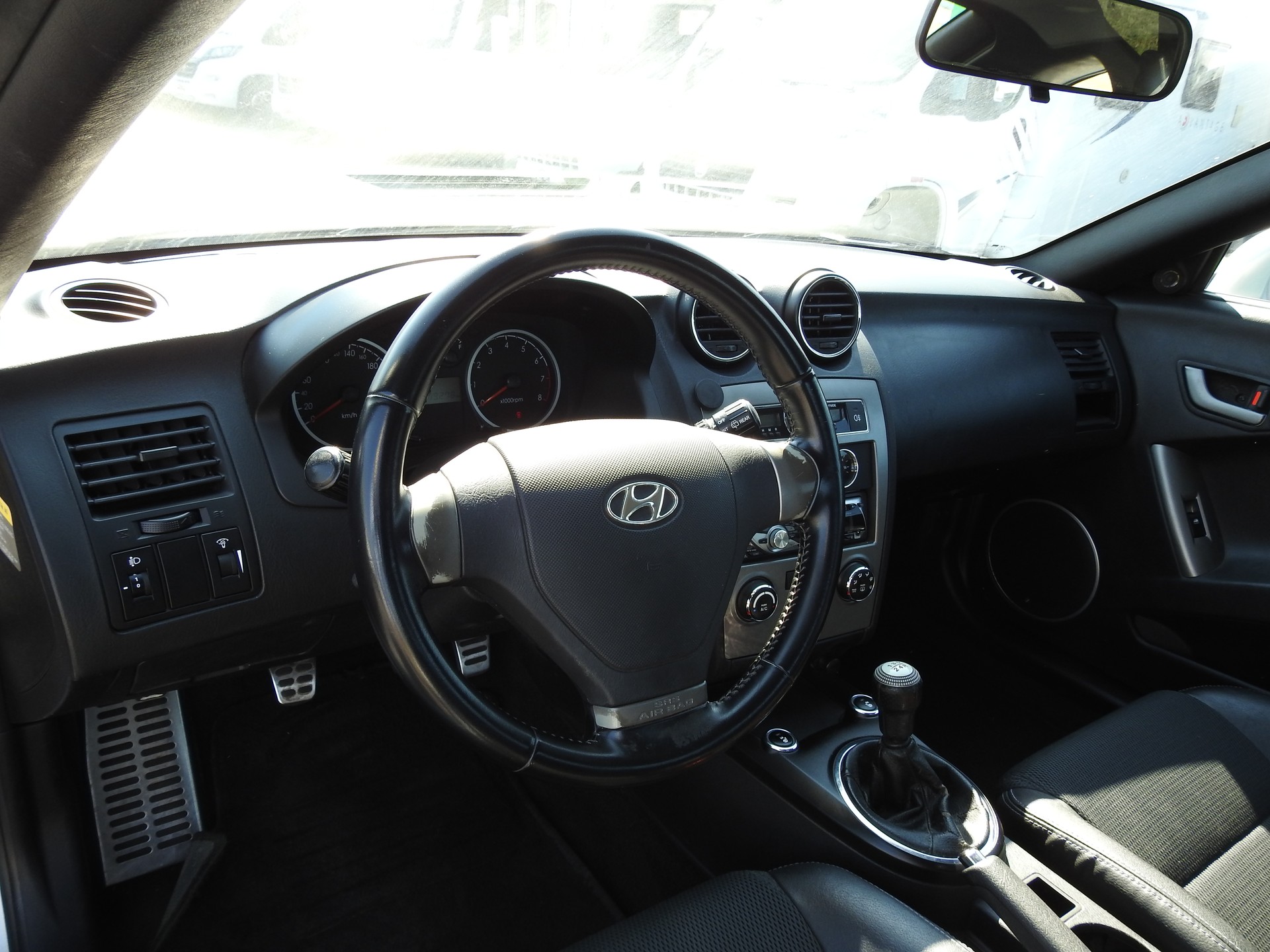 HYUNDAI Coupé 2.0 16V CVVT FX-image-10