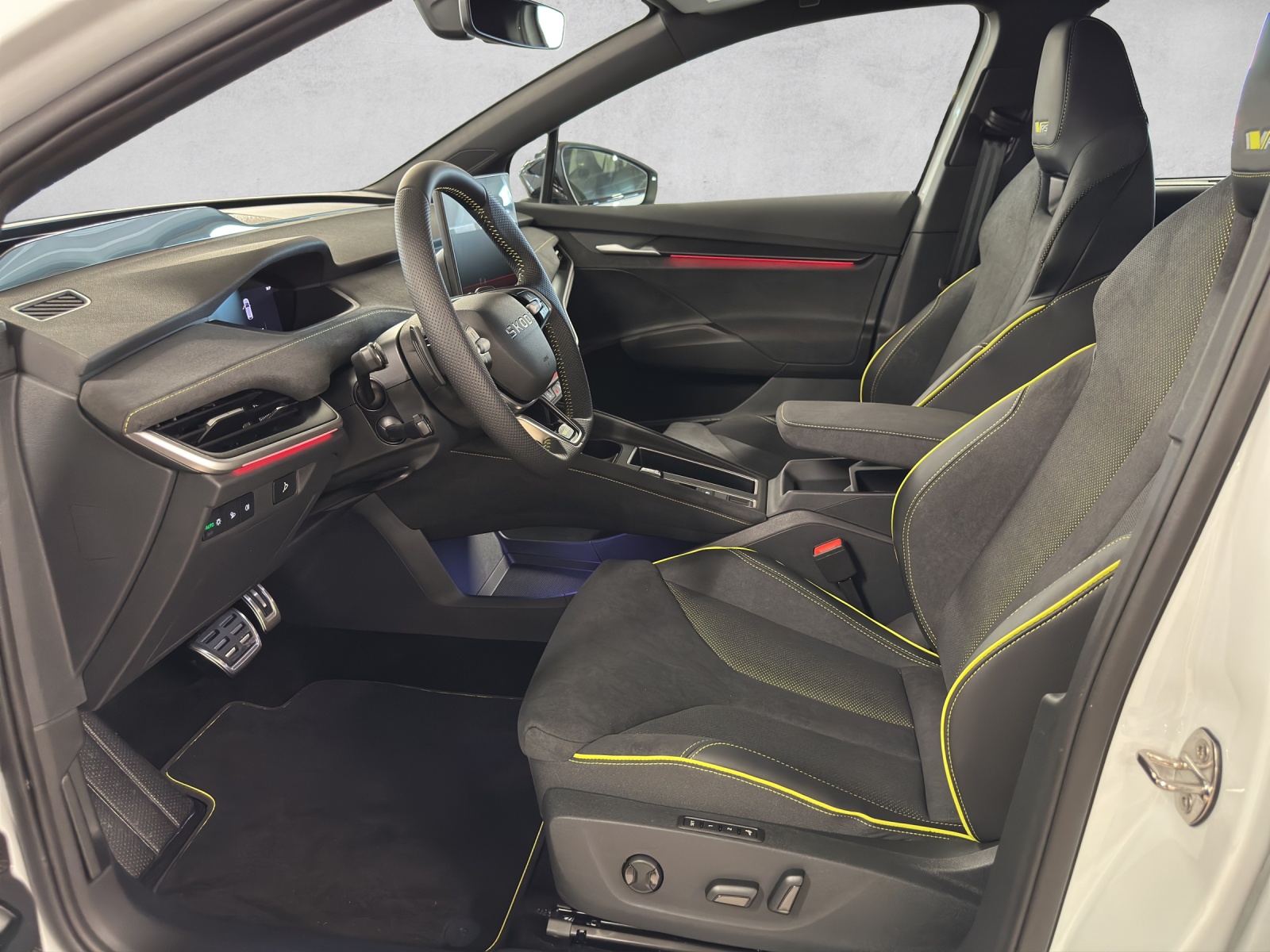 SKODA Elroq RS 4x4-image-8