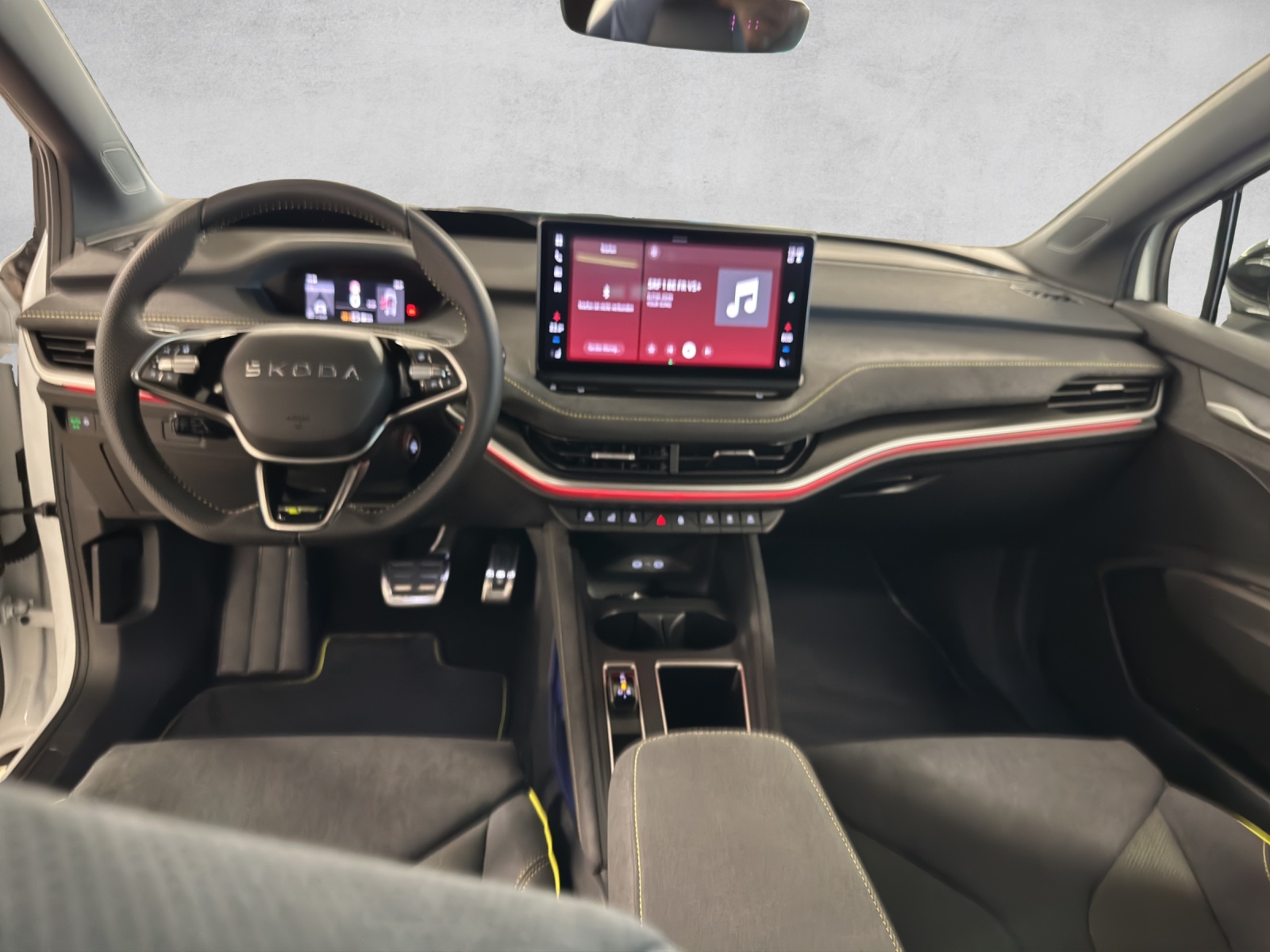 SKODA Elroq RS 4x4-image-11