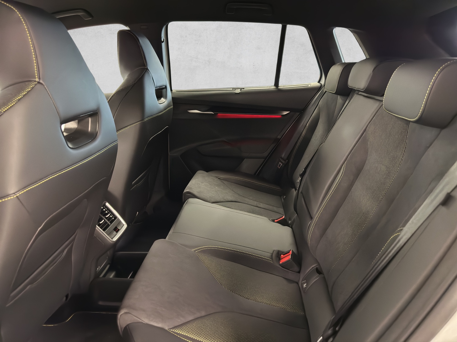 SKODA Elroq RS 4x4-image-9