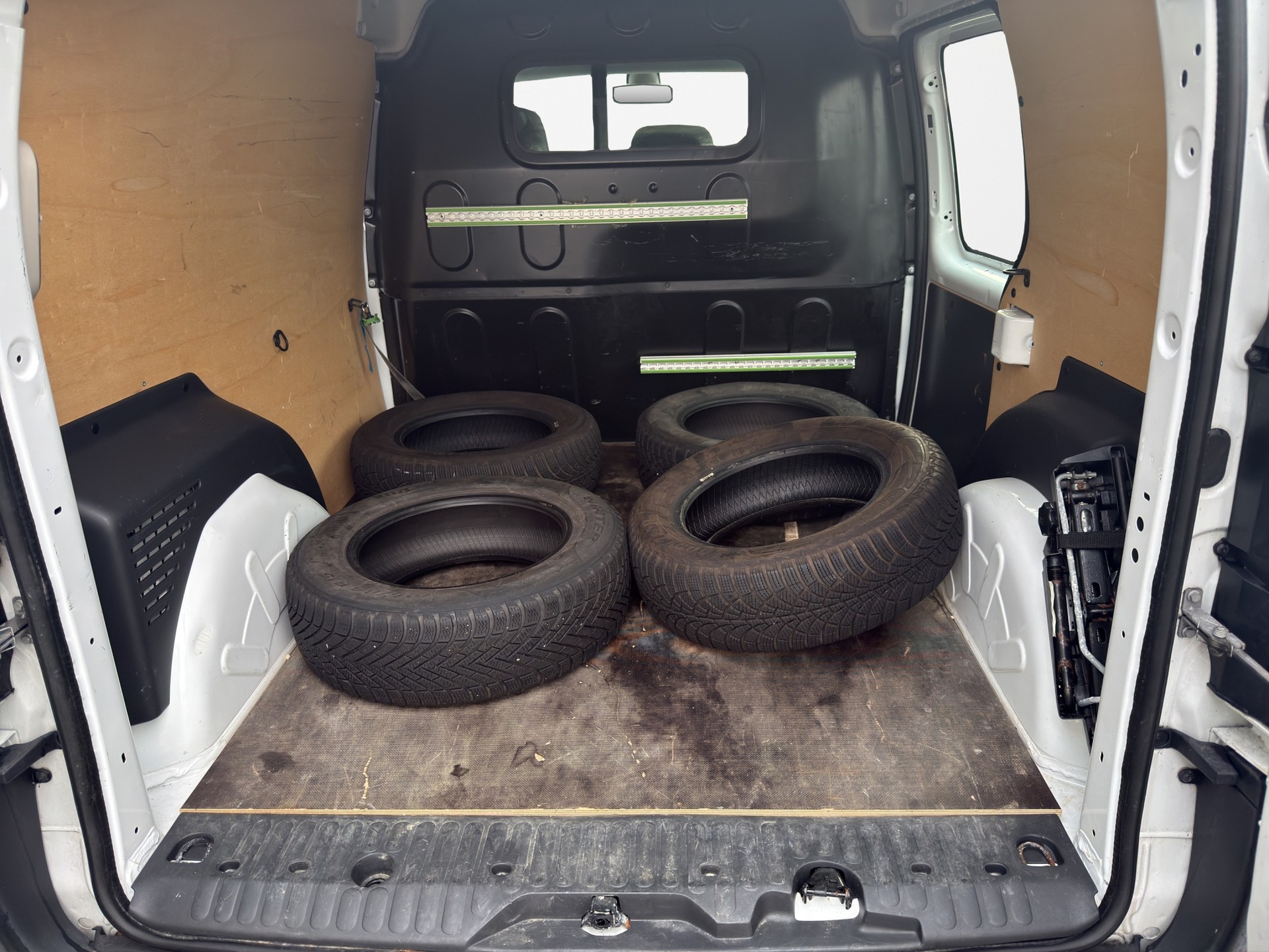 RENAULT Kangoo Medium dCi 90 ENERGY Business-image-14