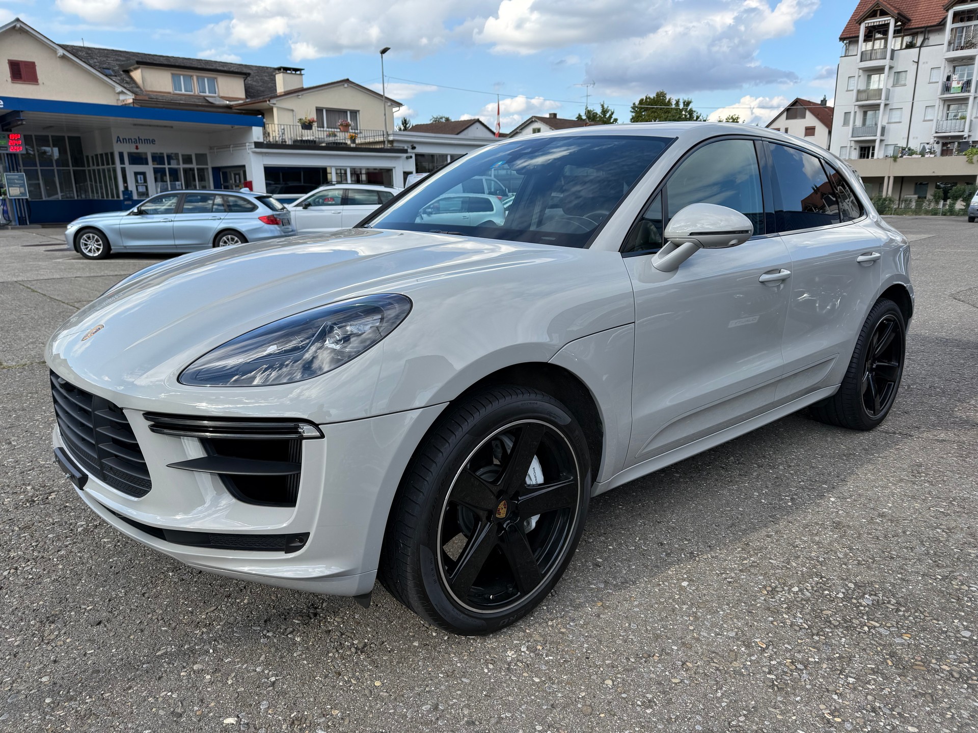 PORSCHE Macan Turbo PDK-image-2