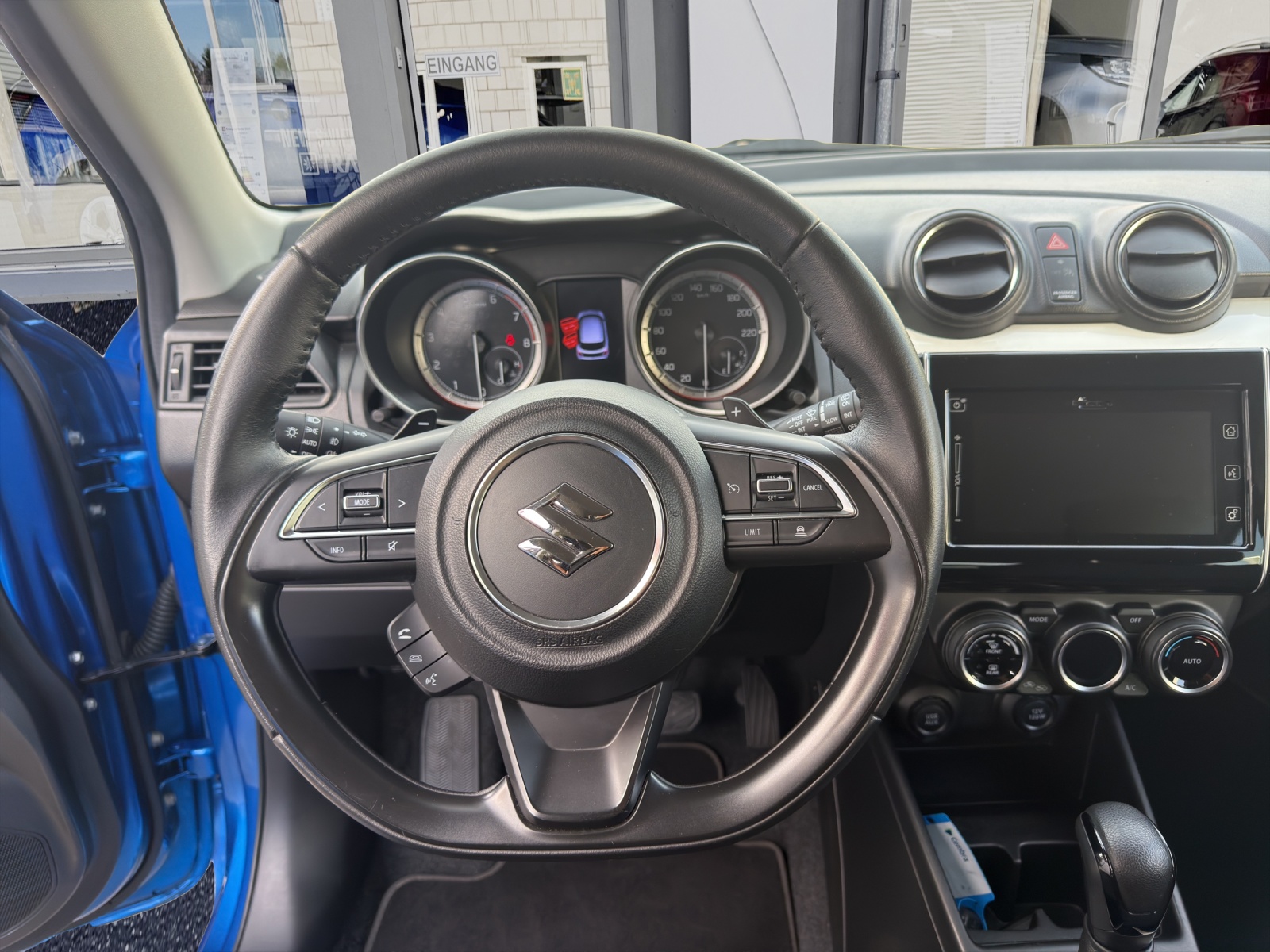 SUZUKI Swift 1.0 12V Compact Top Automatic-image-10