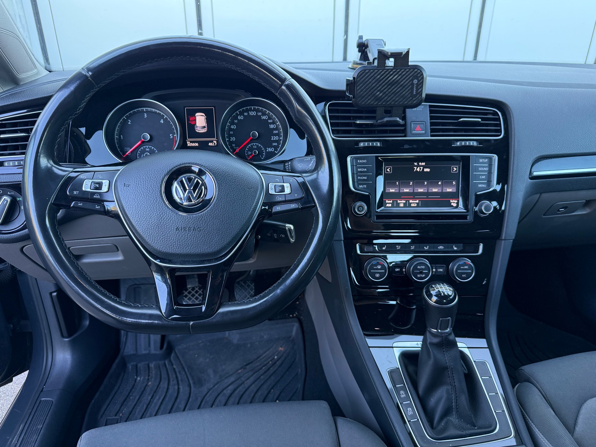 VW Golf 2.0 TDI Comfortline 4Motion-image-5