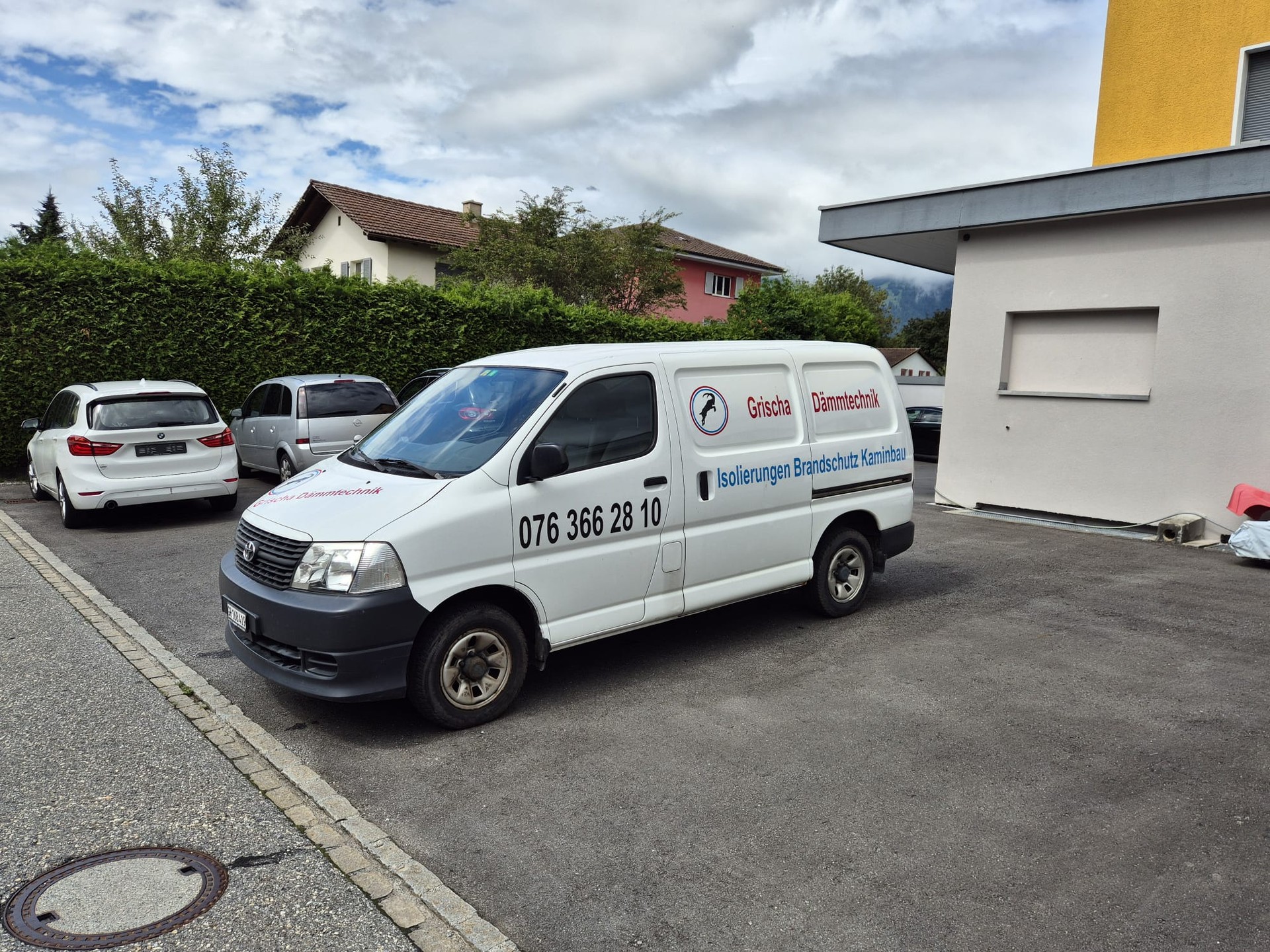 TOYOTA Hiace D-4D 4WD Kombi-image-4