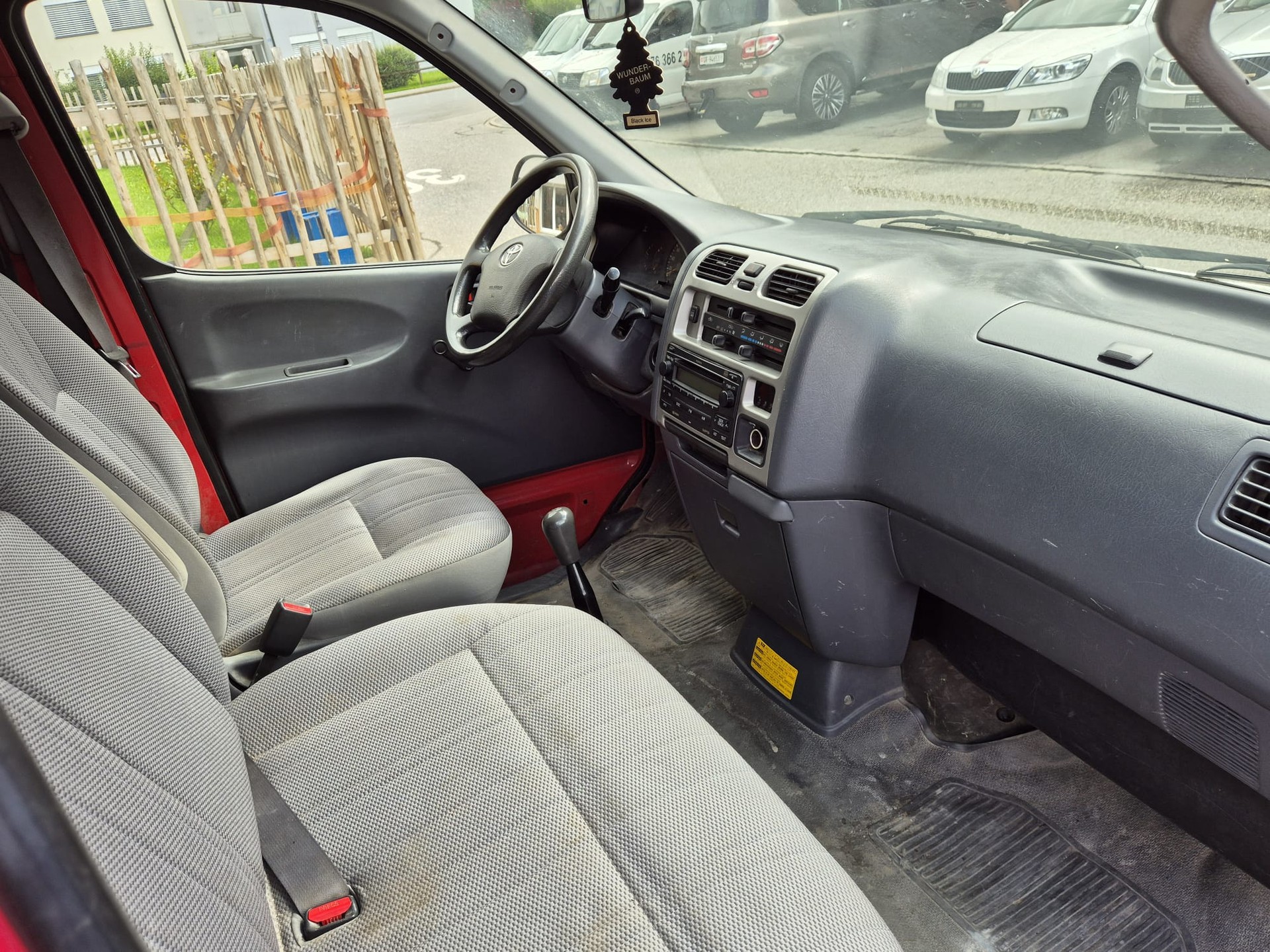 TOYOTA Hiace D-4D 4WD Kombi-image-2
