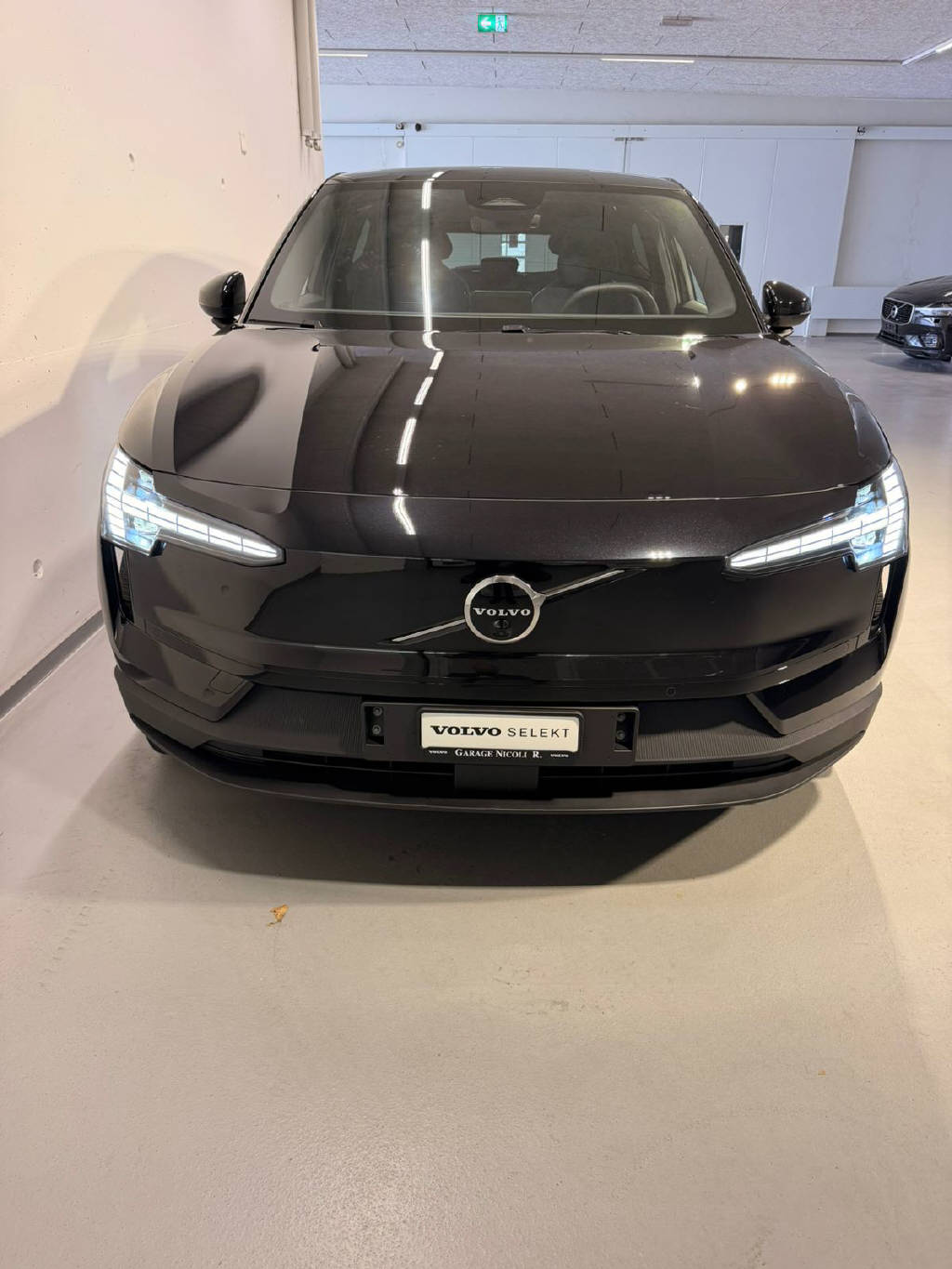 VOLVO EX 30 E60 Twin Ultra Performance AWD-image-1