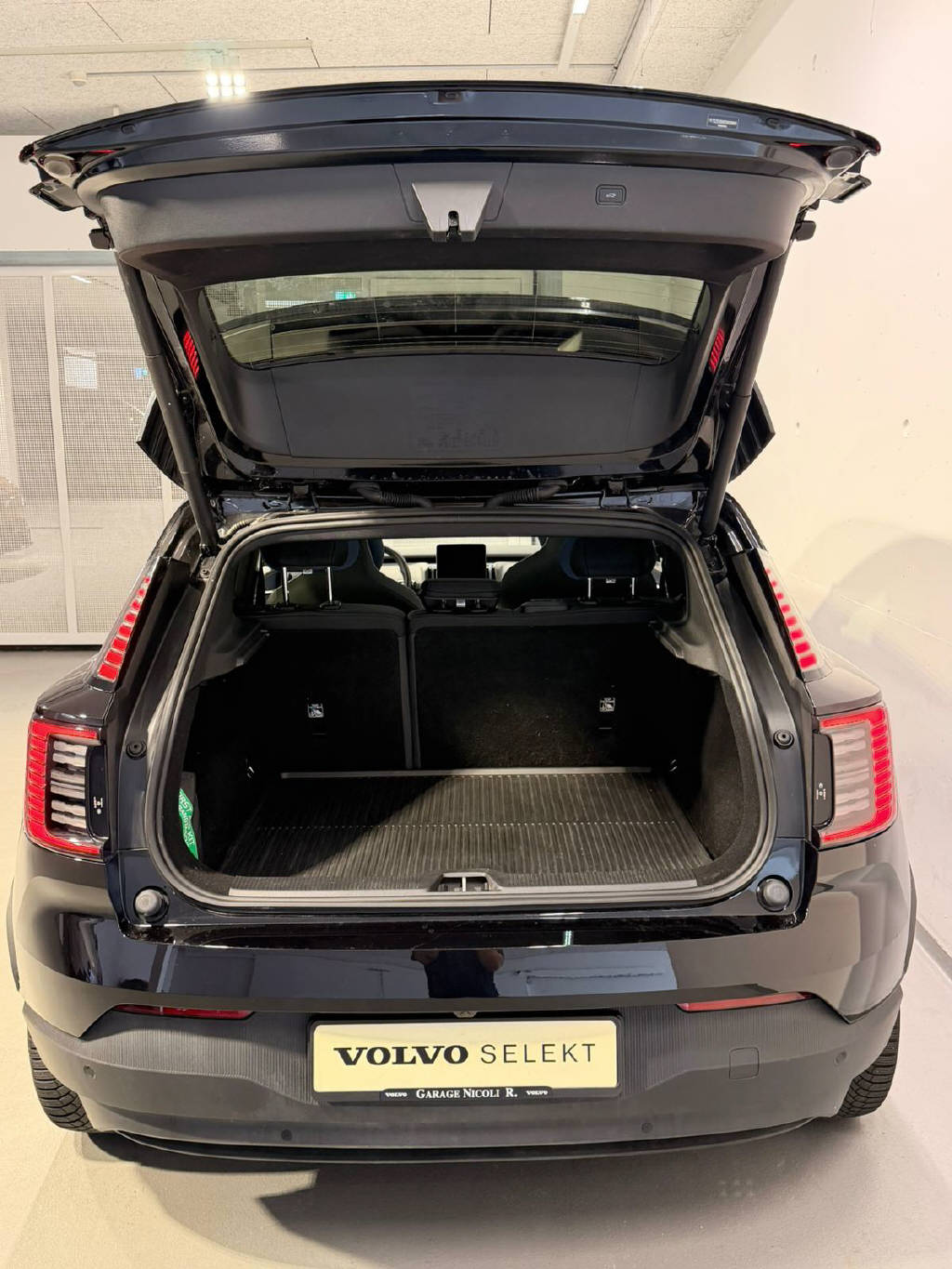 VOLVO EX 30 E60 Twin Ultra Performance AWD-image-9