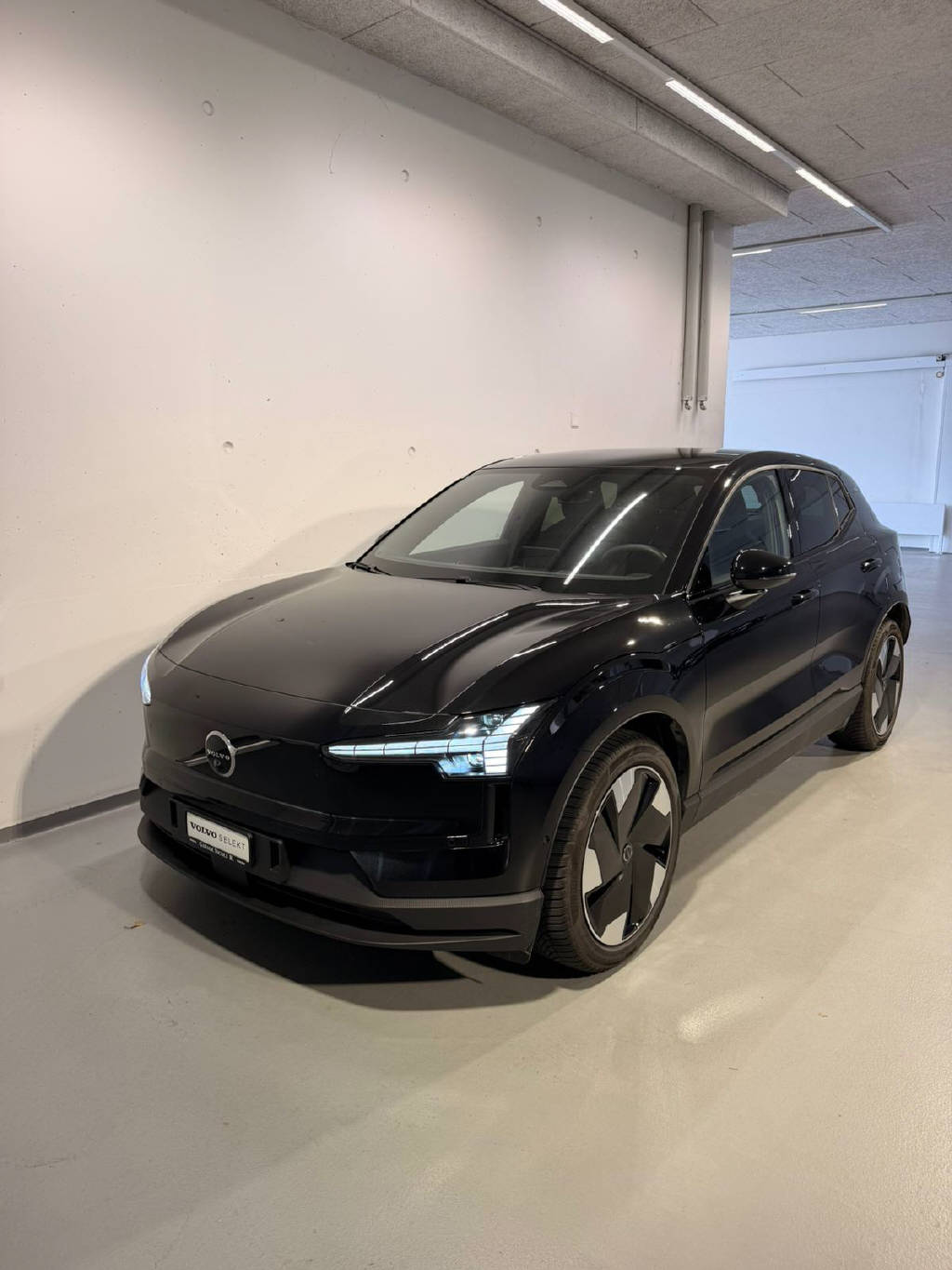 VOLVO EX 30 E60 Twin Ultra Performance AWD-image-0