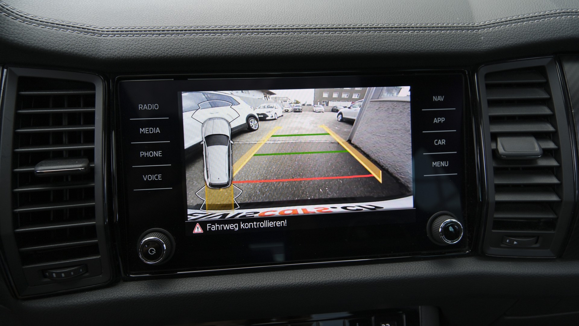 SKODA Kodiaq 2.0 TSI 4x4 SportLine-image-19