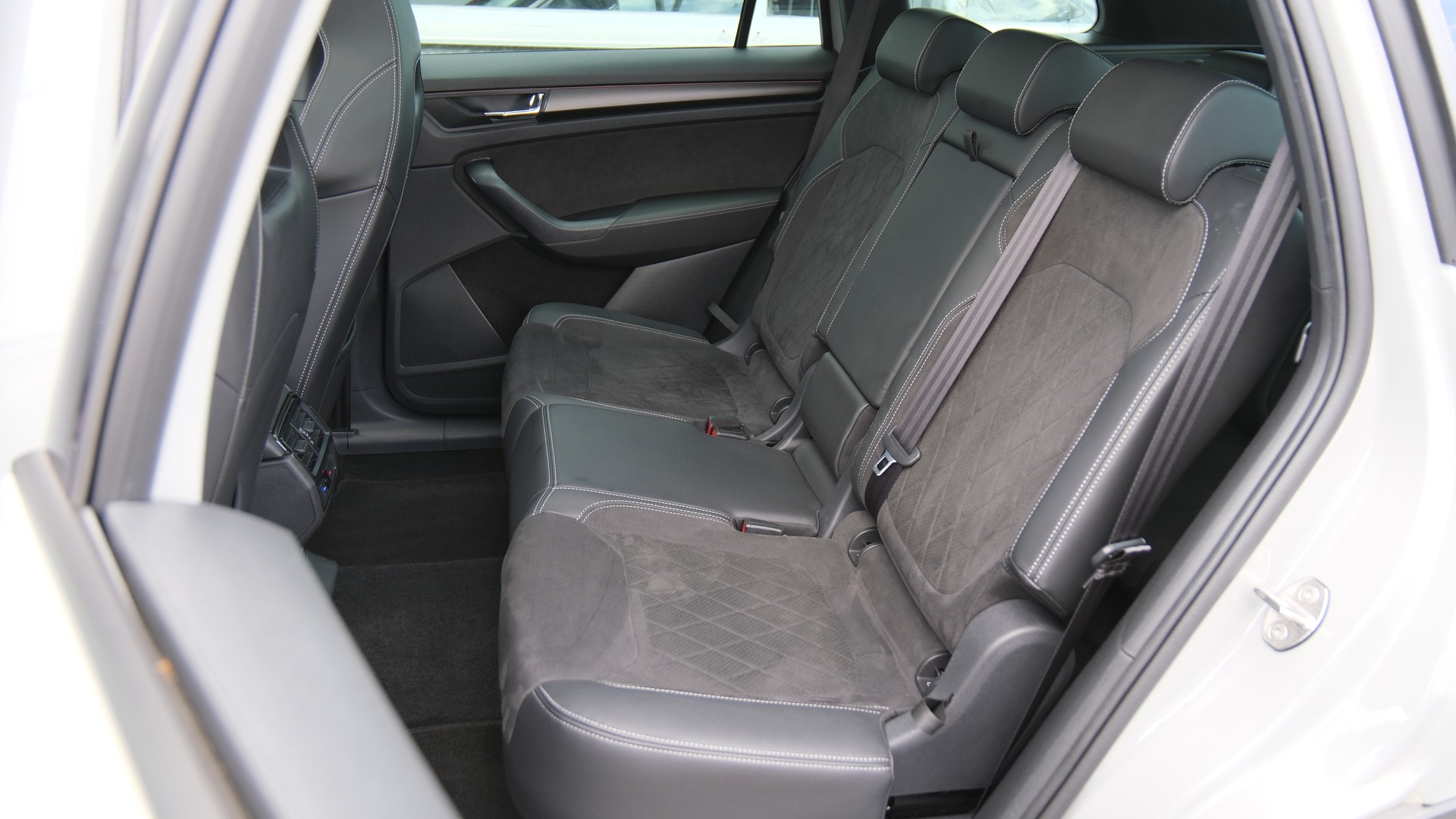 SKODA Kodiaq 2.0 TSI 4x4 SportLine-image-21