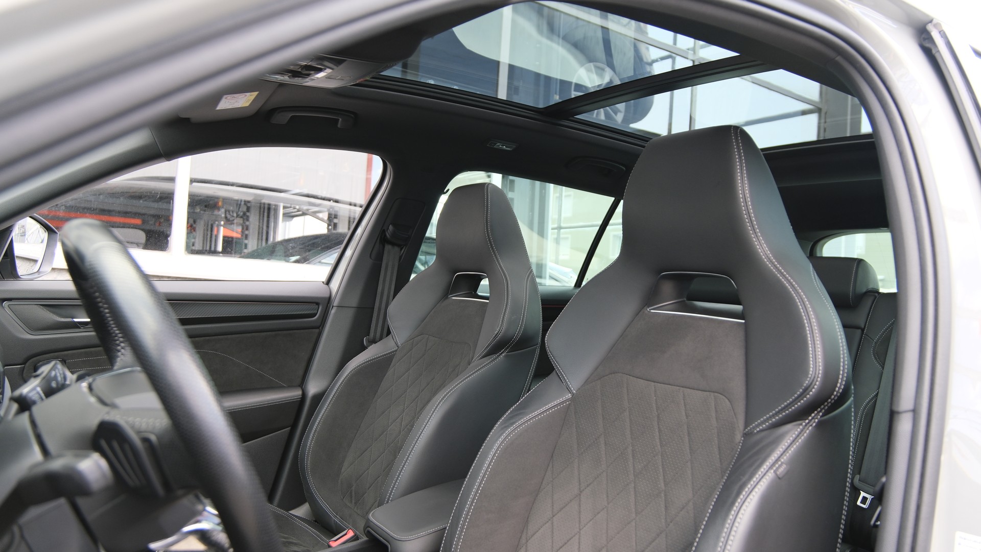 SKODA Kodiaq 2.0 TSI 4x4 SportLine-image-4