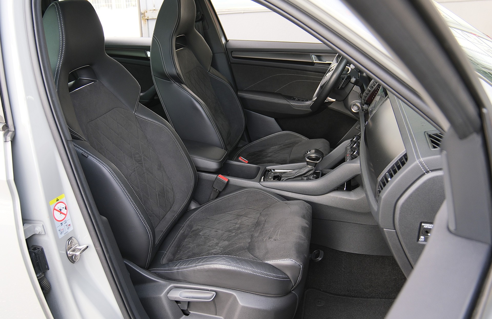SKODA Kodiaq 2.0 TSI 4x4 SportLine-image-14