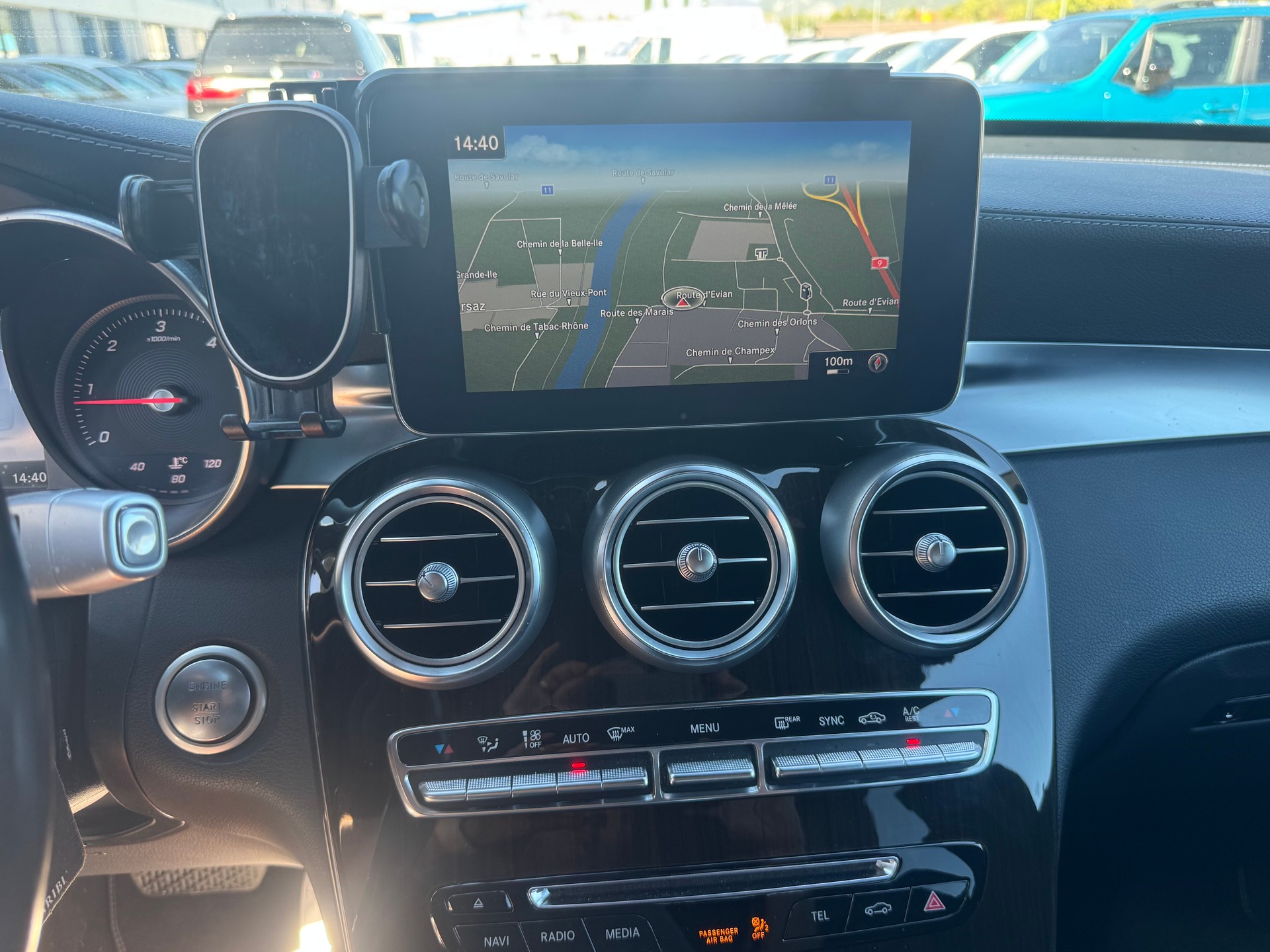 MERCEDES-BENZ GLC 250 d AMG Line 4Matic 9G-Tronic-image-25