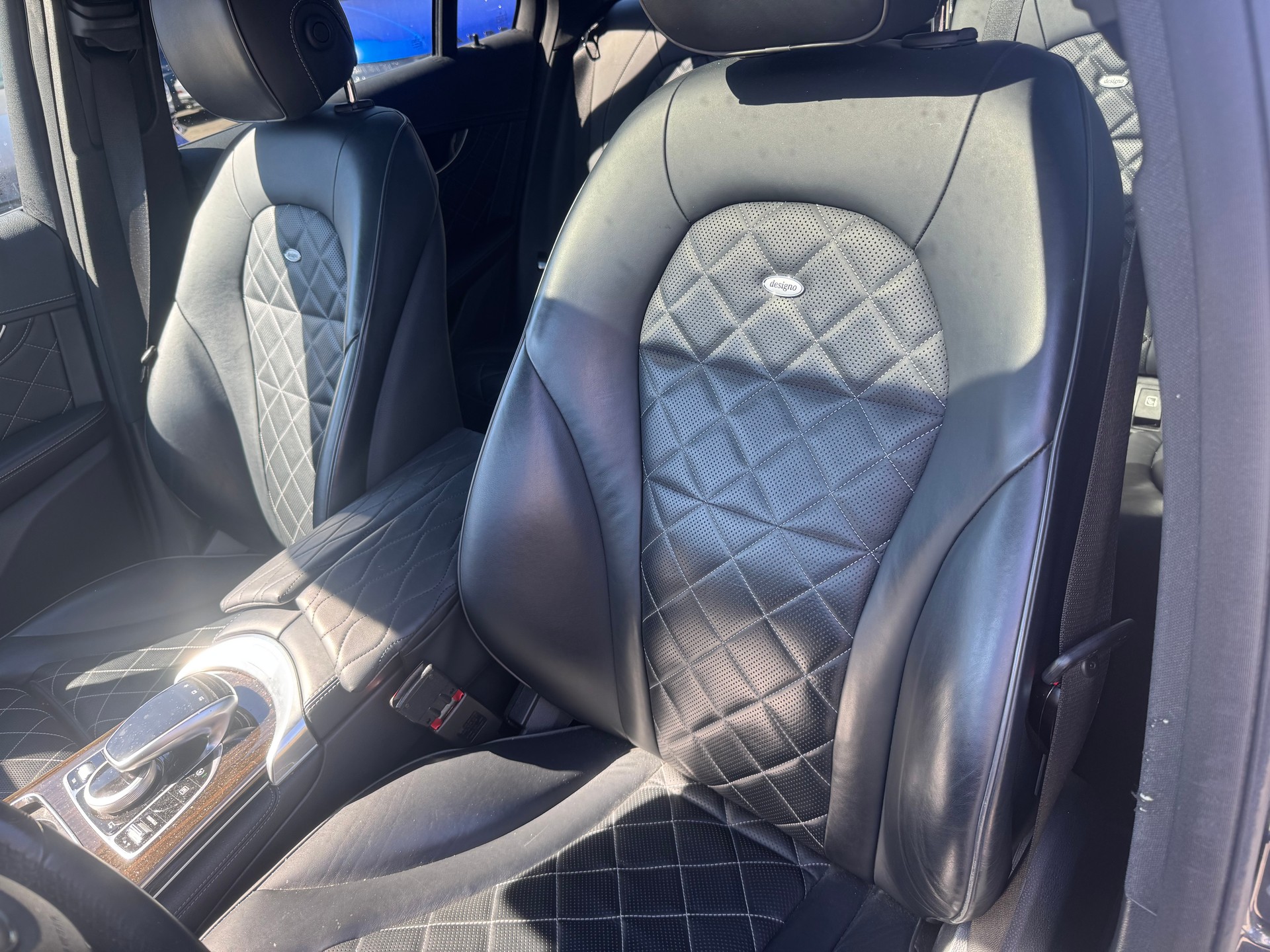 MERCEDES-BENZ GLC 250 d AMG Line 4Matic 9G-Tronic-image-17