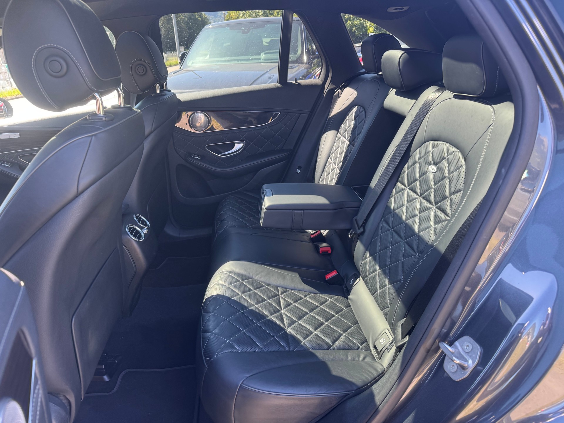 MERCEDES-BENZ GLC 250 d AMG Line 4Matic 9G-Tronic-image-10
