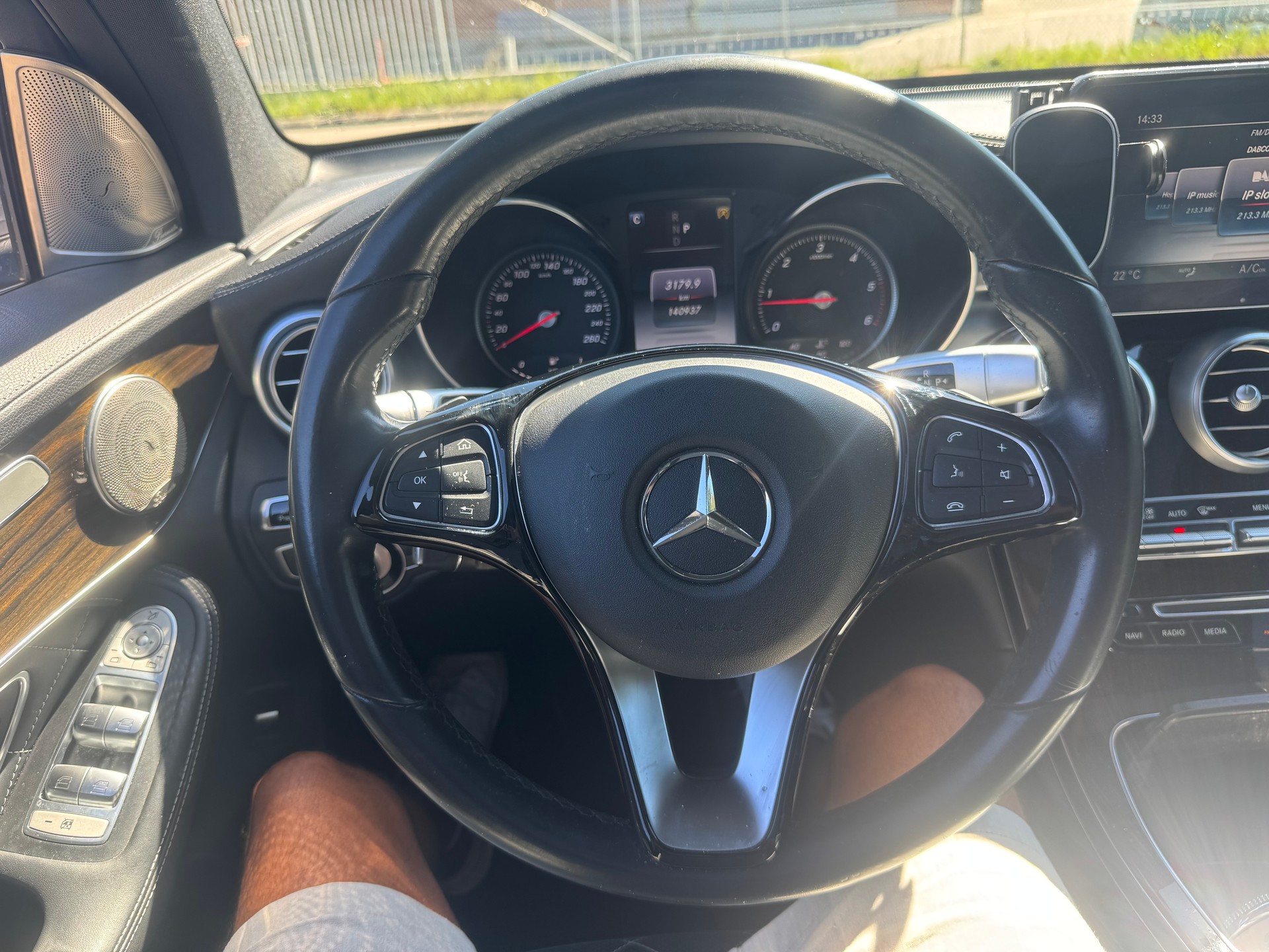 MERCEDES-BENZ GLC 250 d AMG Line 4Matic 9G-Tronic-image-21