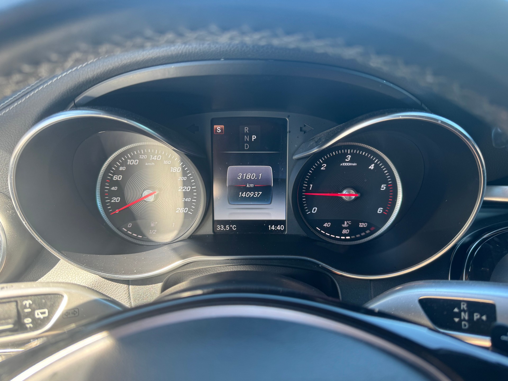 MERCEDES-BENZ GLC 250 d AMG Line 4Matic 9G-Tronic-image-22