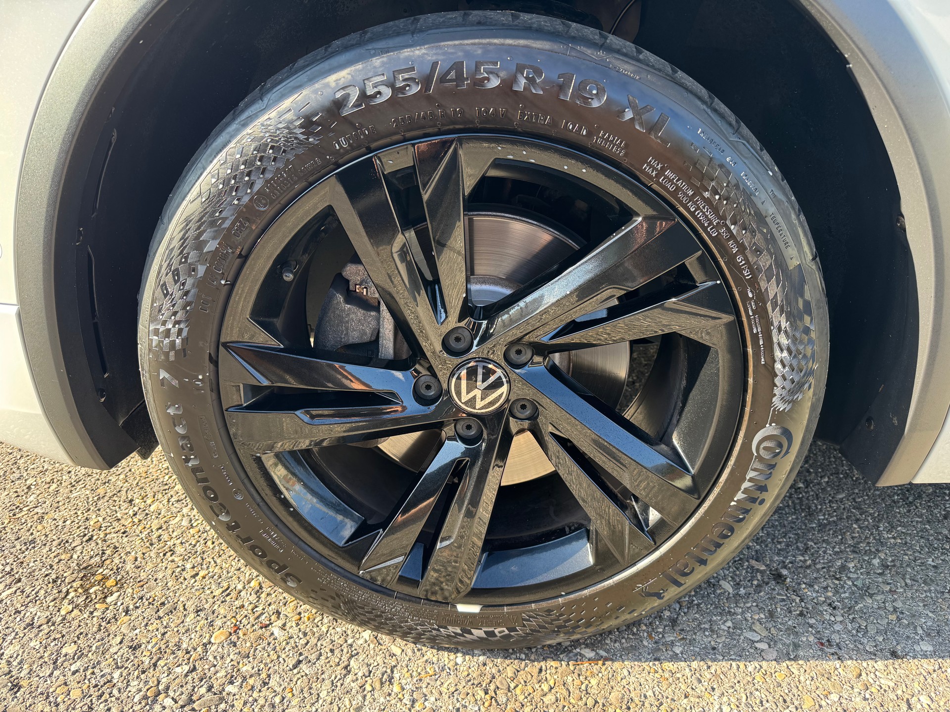 VW Tiguan 2.0 TDI SCR R-Line 4Motion DSG-image-11