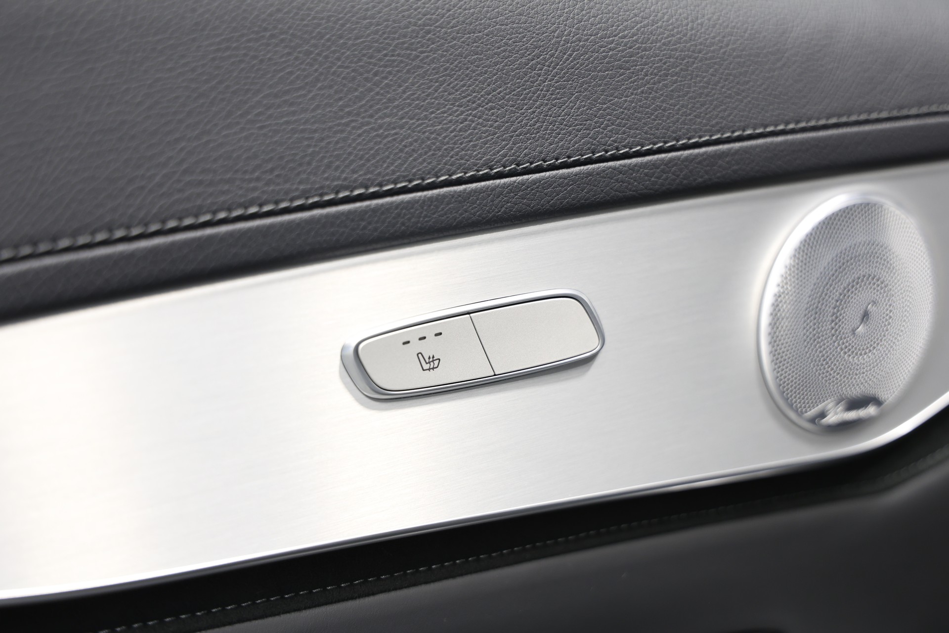 MERCEDES-BENZ GLC 63 S AMG 4Matic+ 9G-Tronic *CH-Fahrzeug*-image-24