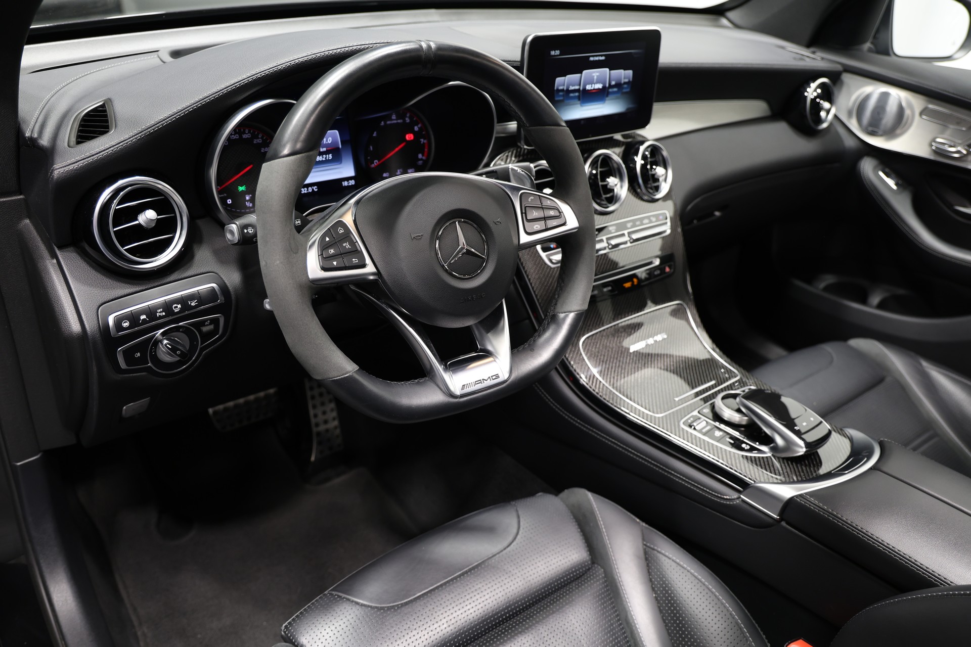 MERCEDES-BENZ GLC 63 S AMG 4Matic+ 9G-Tronic *CH-Fahrzeug*-image-19