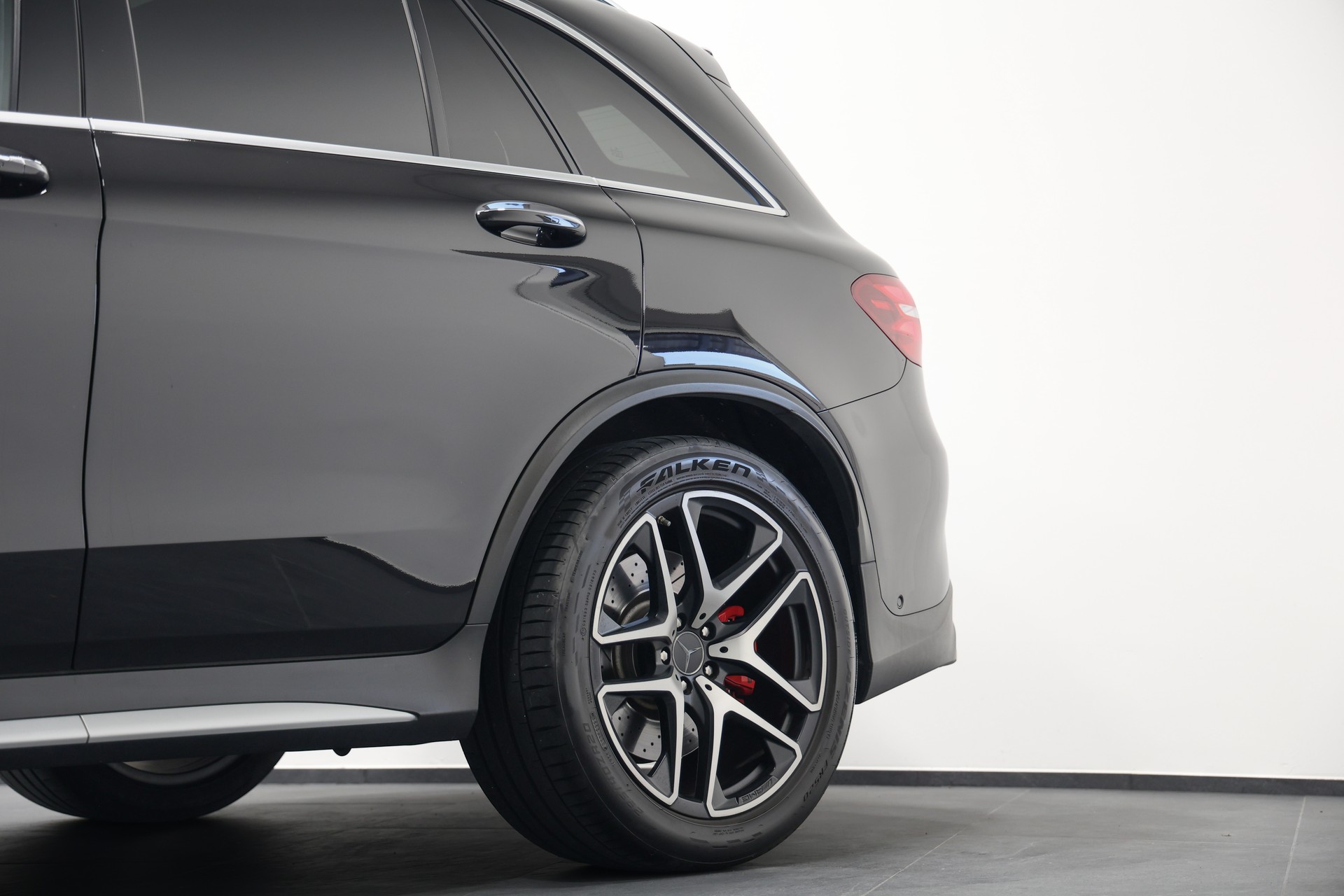 MERCEDES-BENZ GLC 63 S AMG 4Matic+ 9G-Tronic *CH-Fahrzeug*-image-10