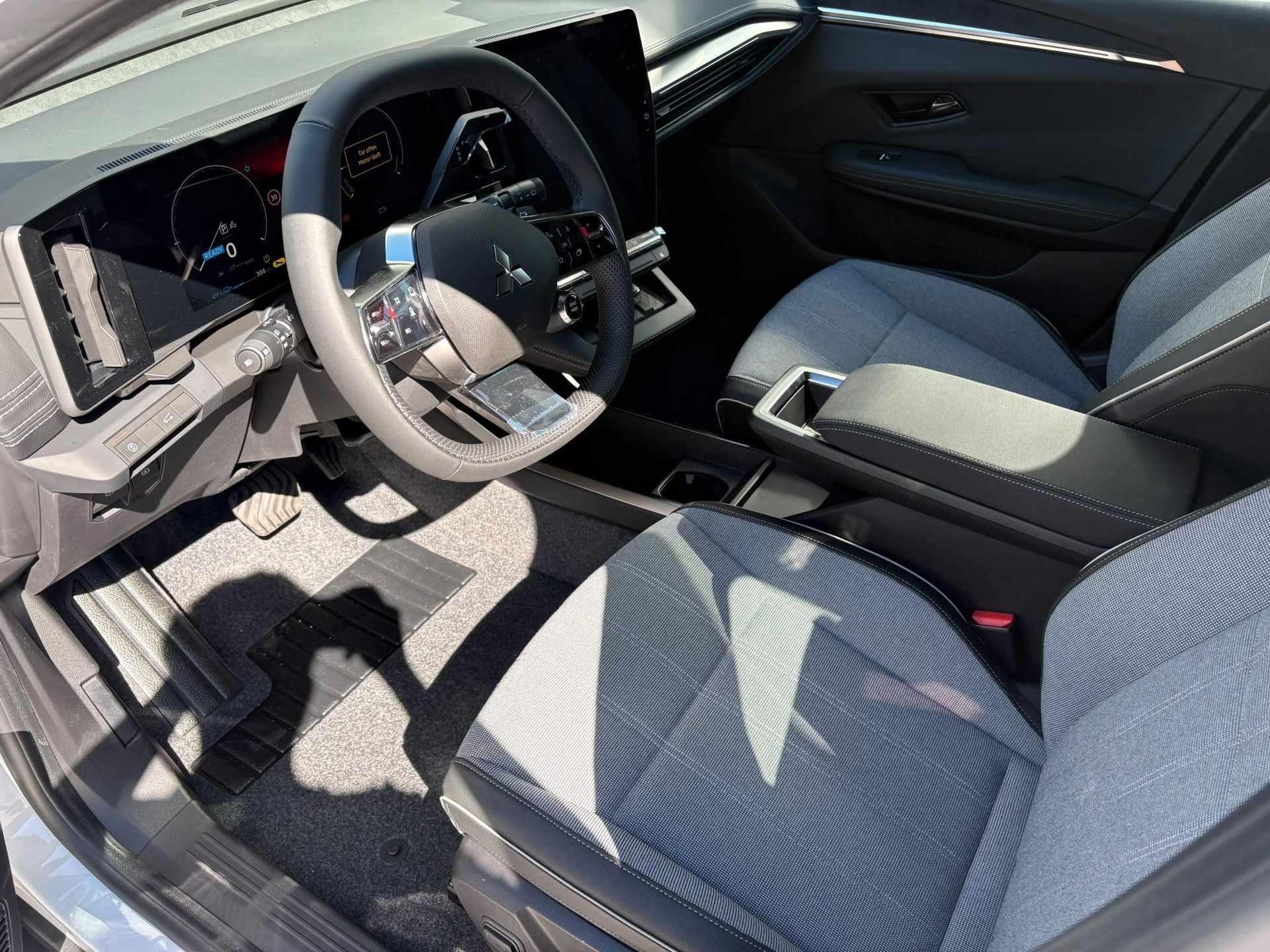 MITSUBISHI Eclipse Cross Intense+-image-4