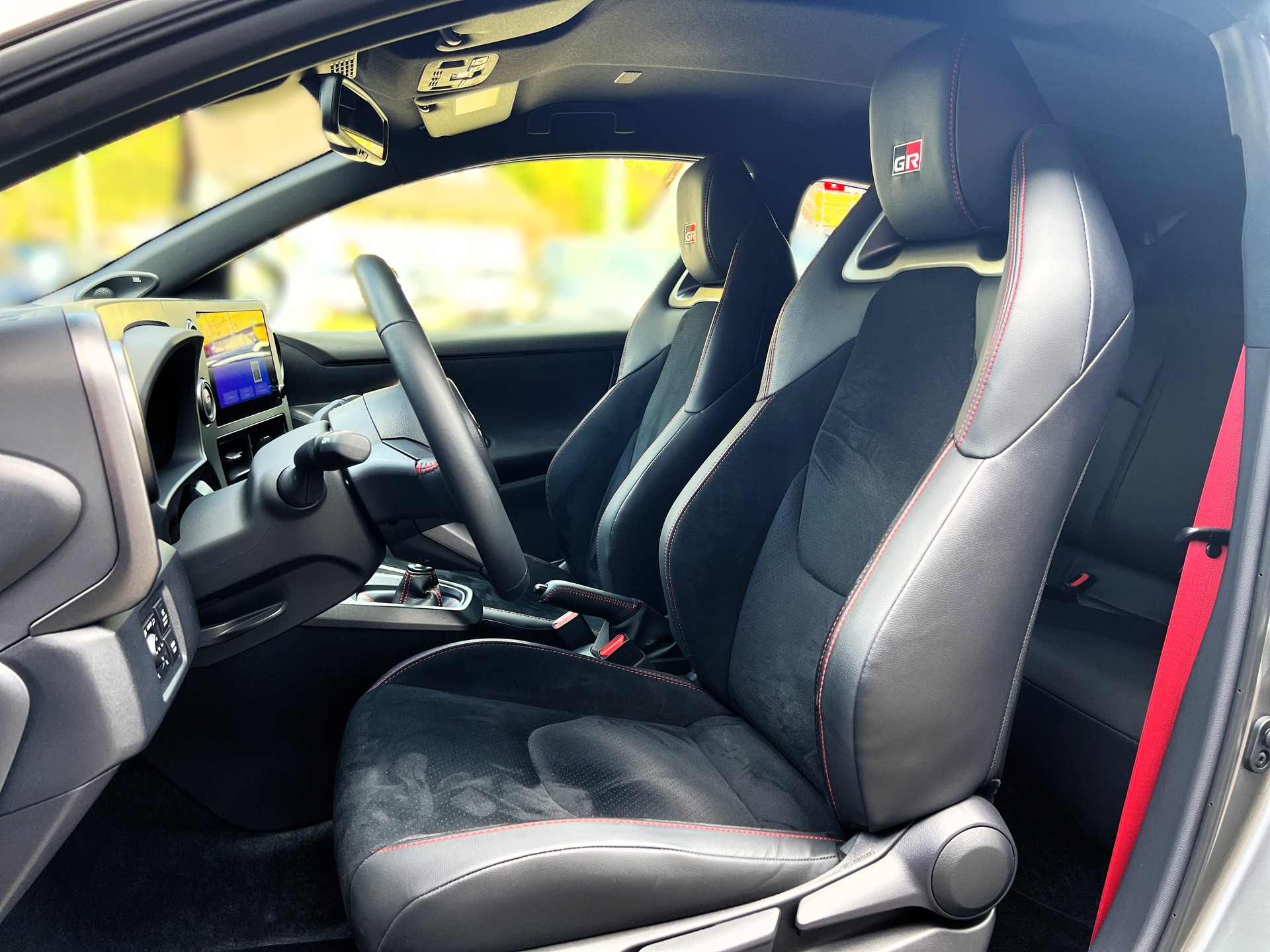 TOYOTA Yaris 1.6 GR Sport ✅CH-Fahrzeug & 8-fach bereift✅ ❗15 Jahre Werksgarantie❗-image-8