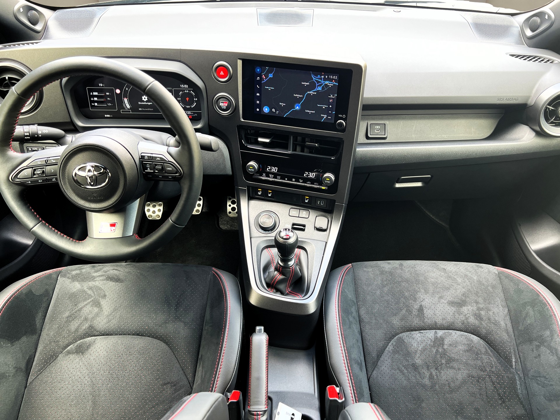 TOYOTA Yaris 1.6 GR Sport ✅CH-Fahrzeug & 8-fach bereift✅ ❗15 Jahre Werksgarantie❗-image-7