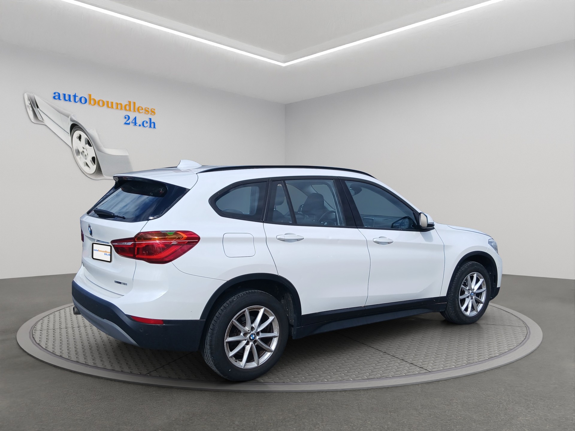 BMW X1 sDrive 18i Steptronic DSK-image-11
