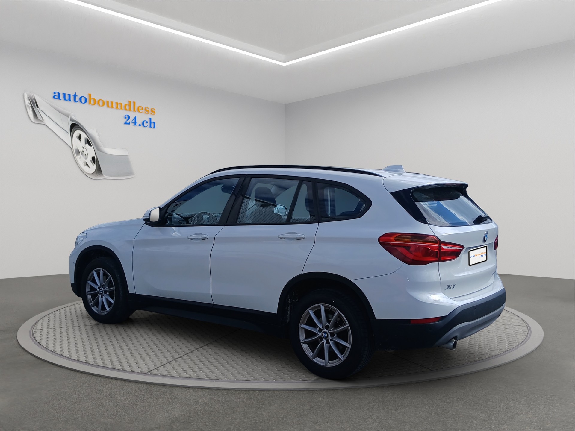 BMW X1 sDrive 18i Steptronic DSK-image-12