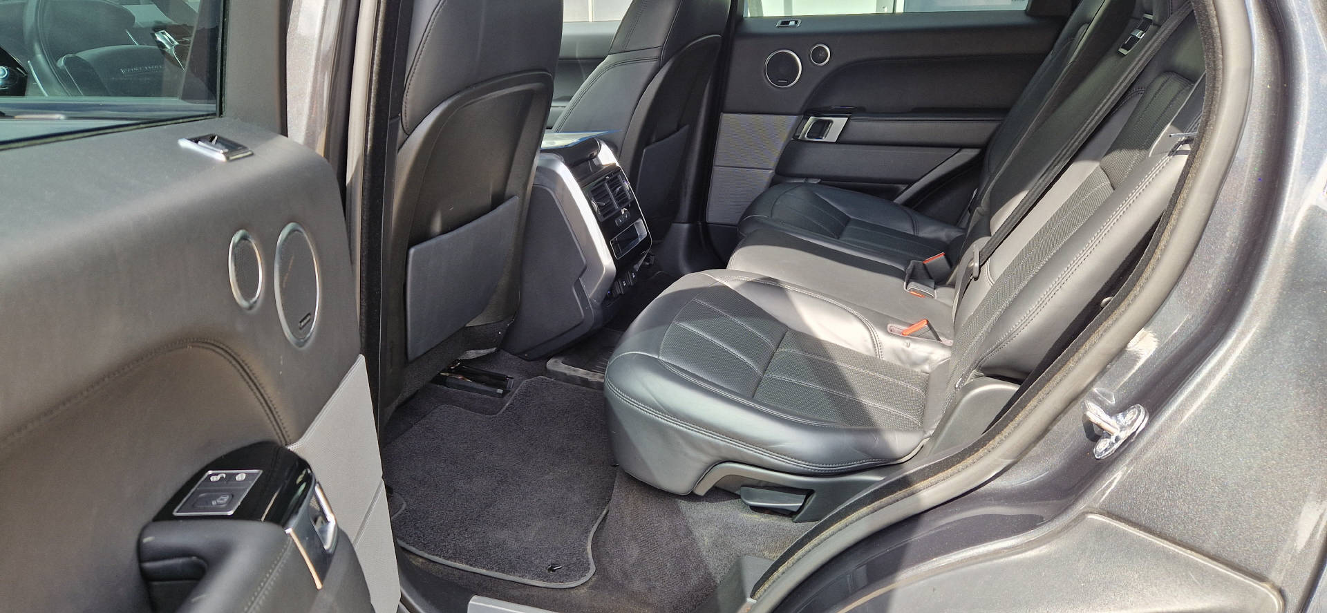LAND ROVER Range Rover Sport 3.0 SDV6 HSE Dynamic-image-14