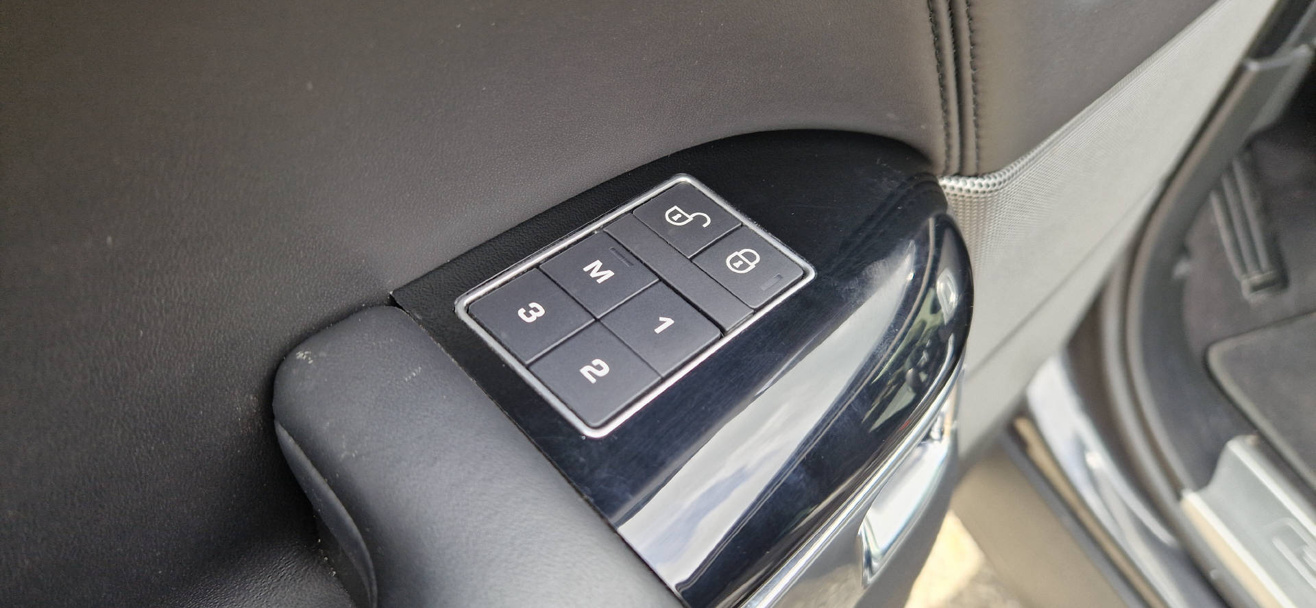 LAND ROVER Range Rover Sport 3.0 SDV6 HSE Dynamic-image-3