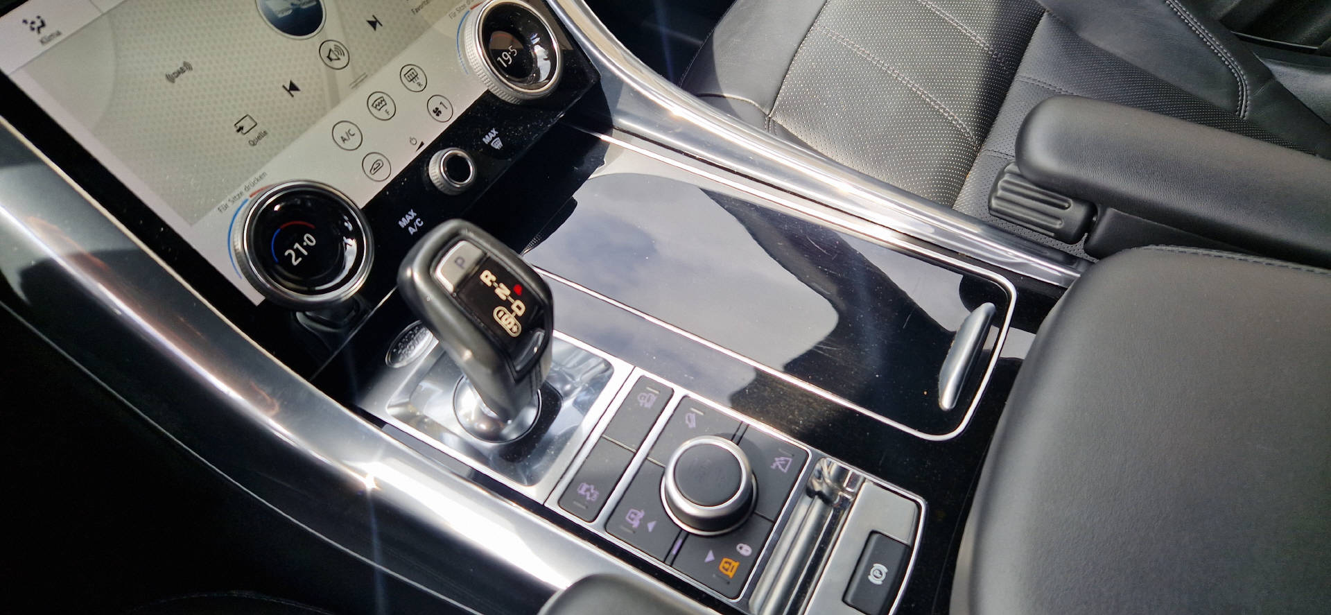 LAND ROVER Range Rover Sport 3.0 SDV6 HSE Dynamic-image-11