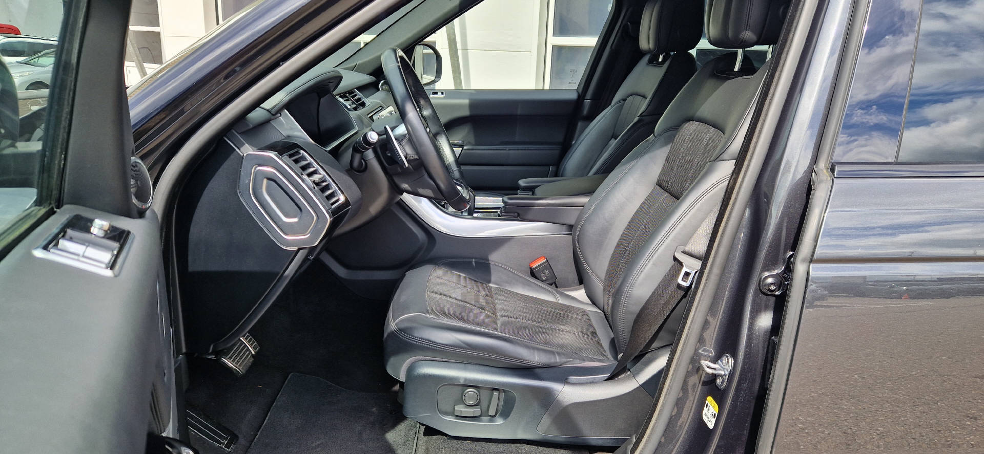 LAND ROVER Range Rover Sport 3.0 SDV6 HSE Dynamic-image-4