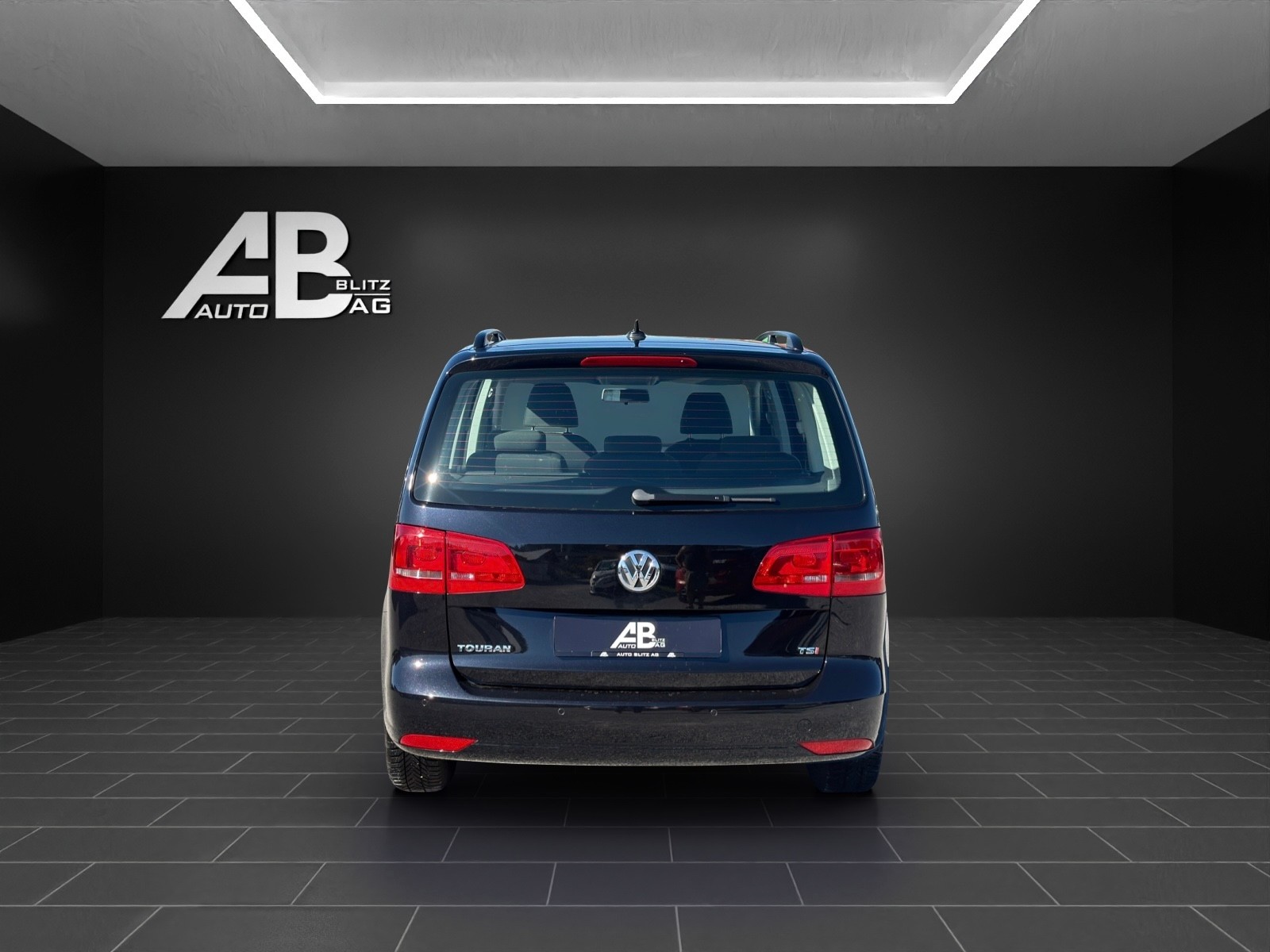 VW Touran 1.4 TSI Trendline DSG mit 140 PS-image-3