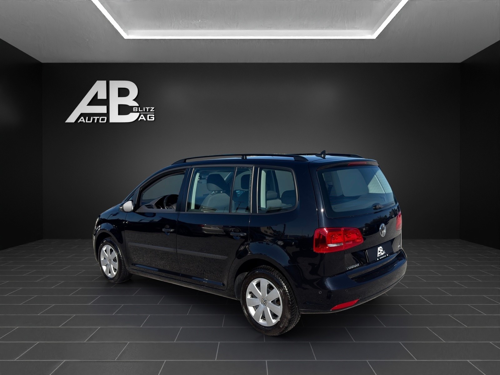 VW Touran 1.4 TSI Trendline DSG mit 140 PS-image-2