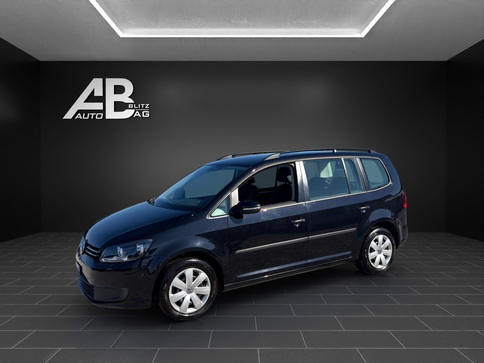 VW Touran 1.4 TSI Trendline DSG mit 140 PS-image-1