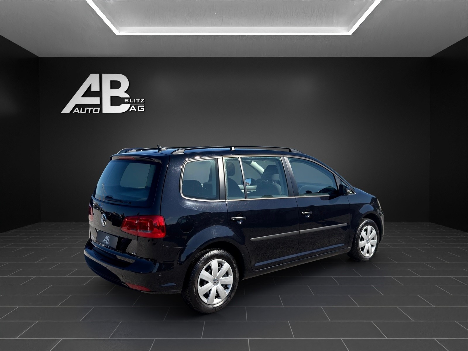 VW Touran 1.4 TSI Trendline DSG mit 140 PS-image-4