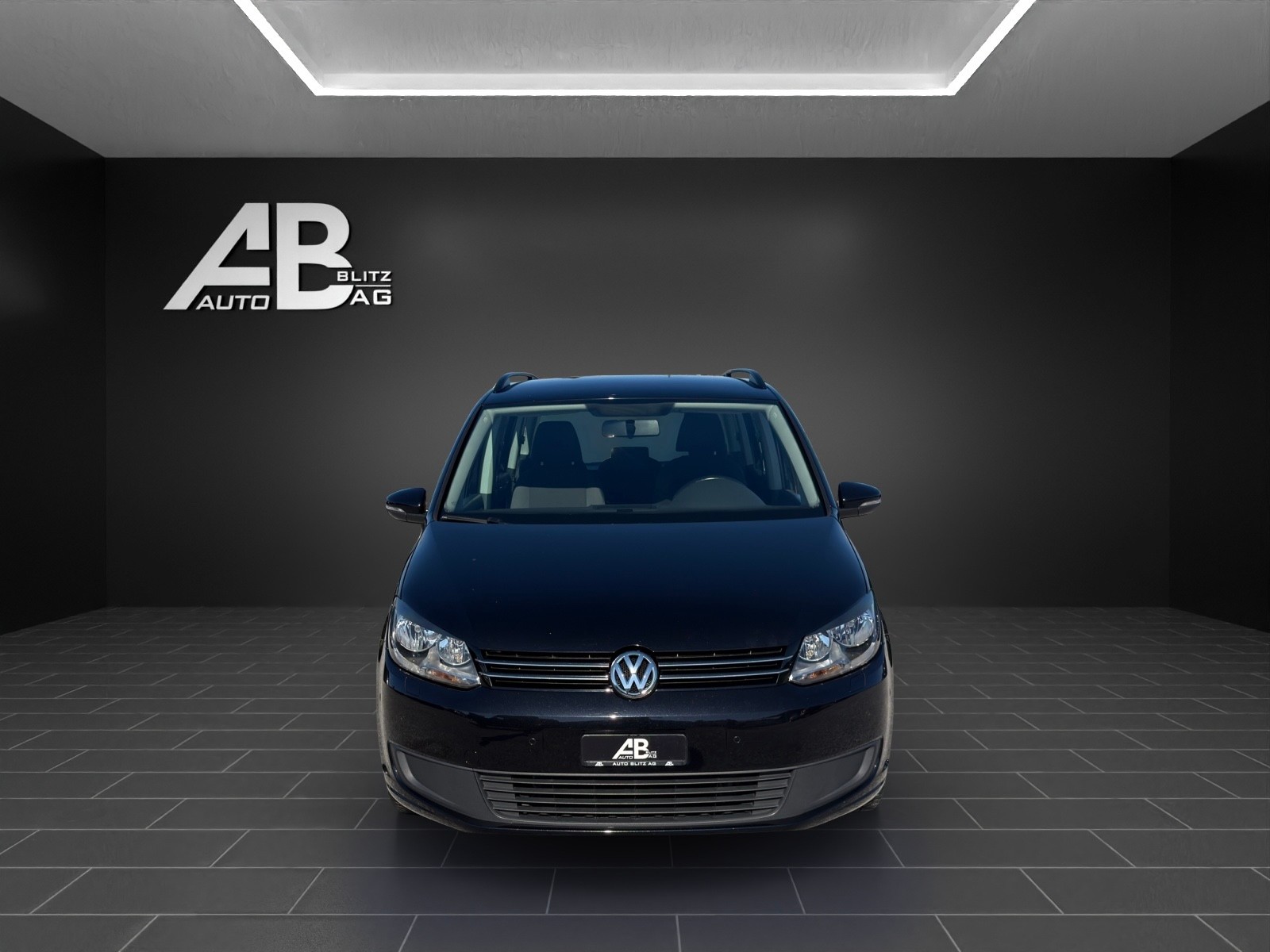 VW Touran 1.4 TSI Trendline DSG mit 140 PS-image-0