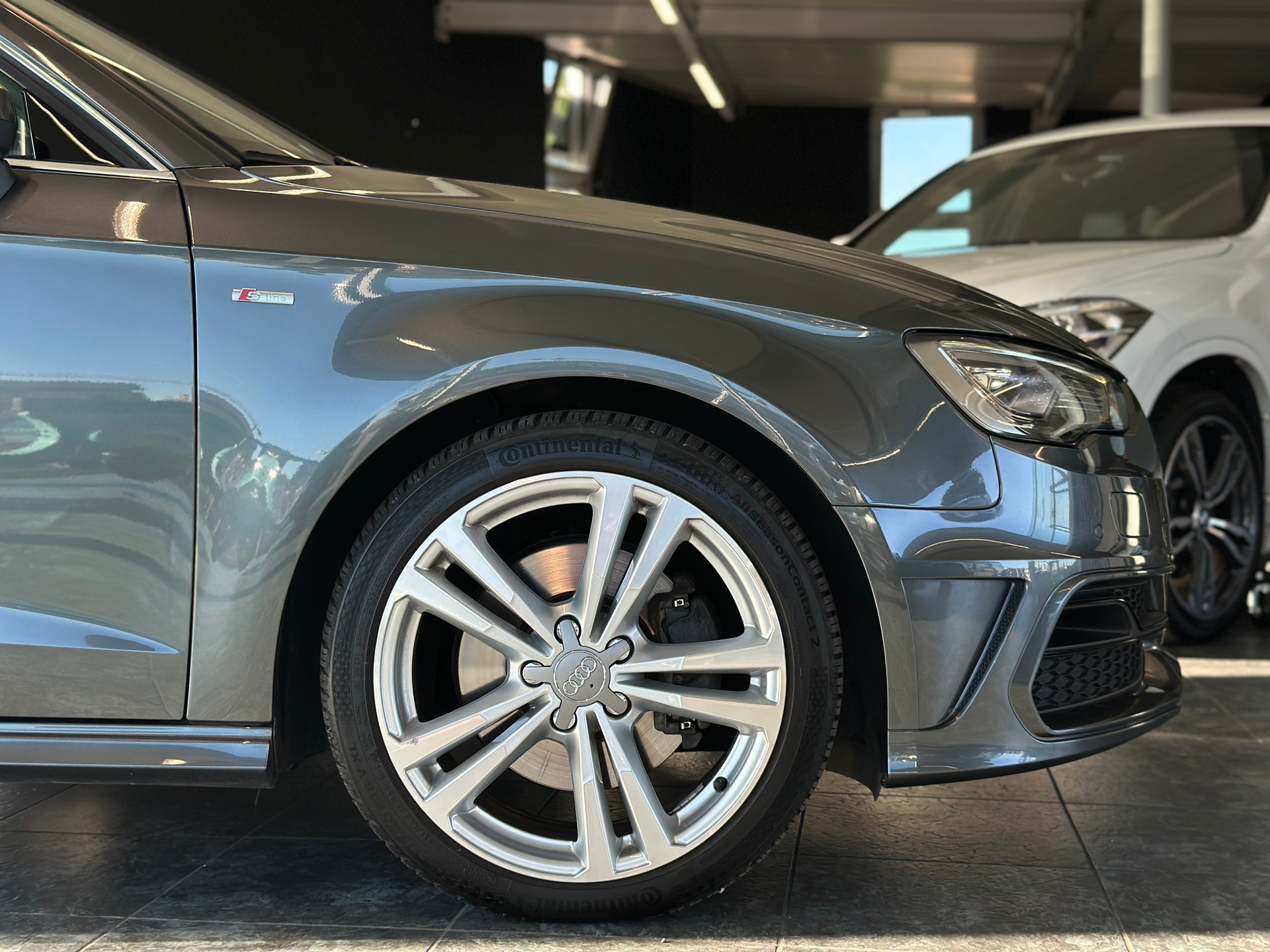 AUDI A3 Sportback 2.0 TDI Ambition quattro S-tronic-image-2