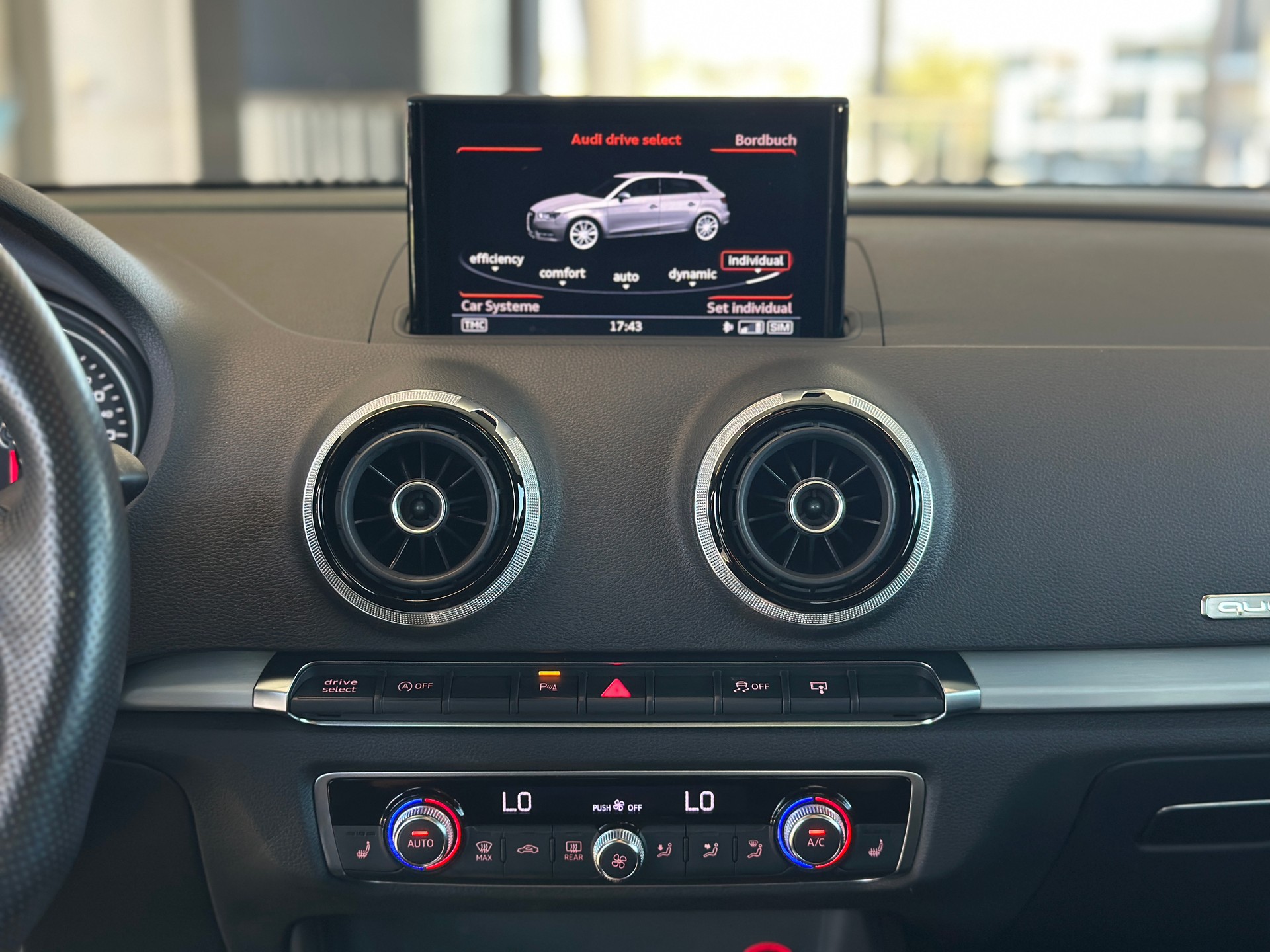 AUDI A3 Sportback 2.0 TDI Ambition quattro S-tronic-image-8