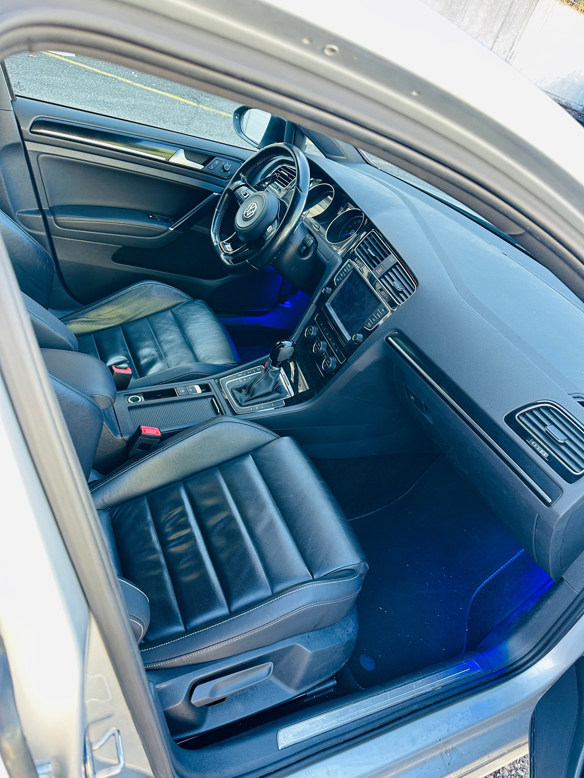 VW Golf 2.0 TSI R 4Motion DSG-image-13